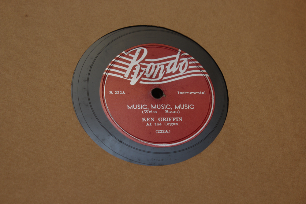 Antique Minnesota Model B Treadle Sewing Machine