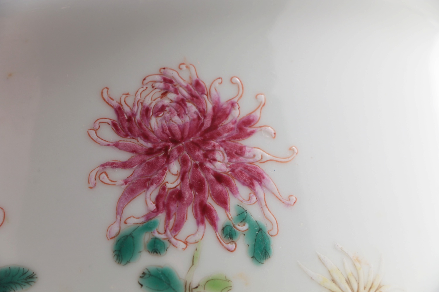 Chinese Qing Dynasty Famille Rose Porcelain Planter