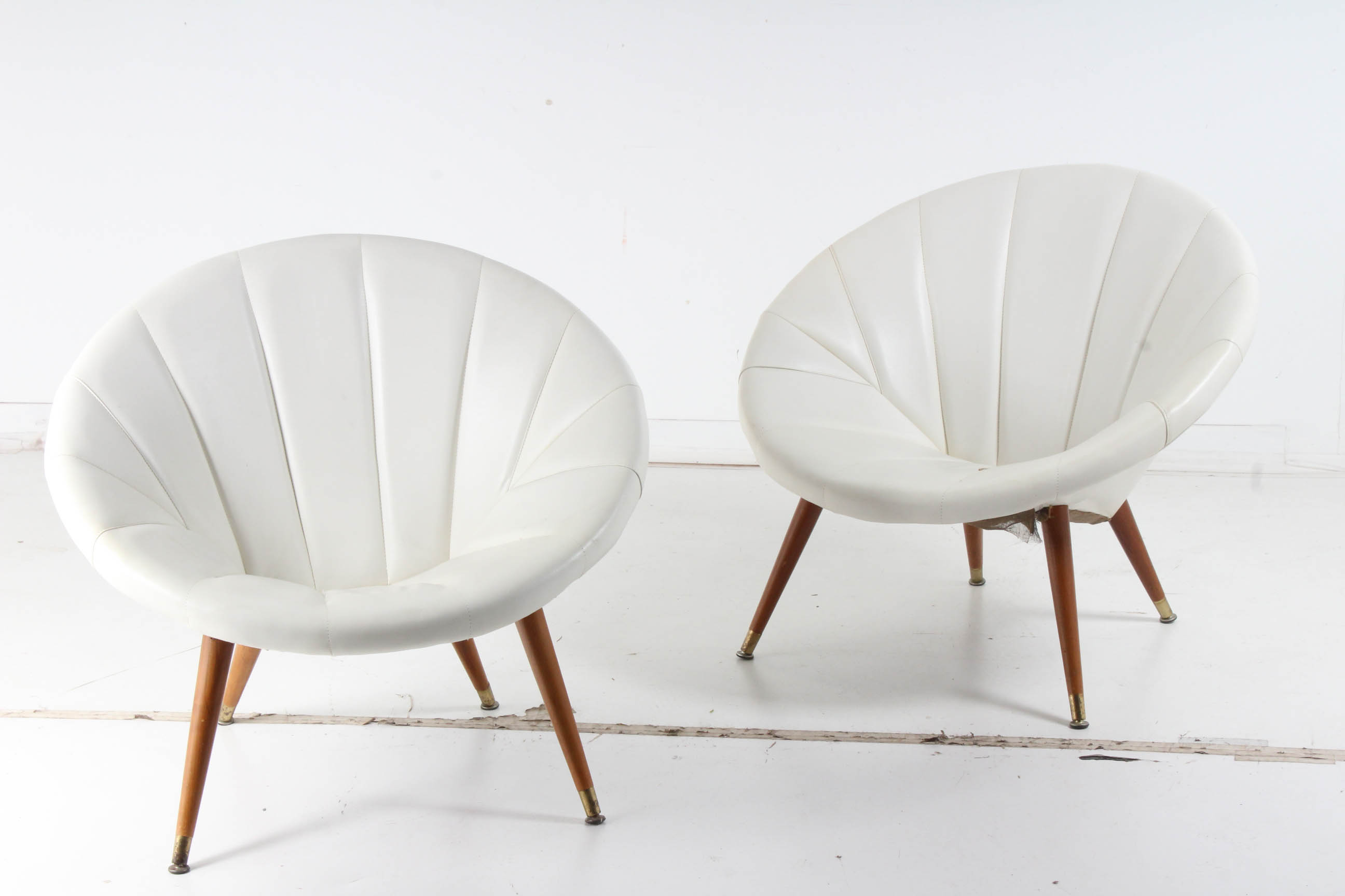 Mid Century Modern Douglas Eaton Style Saucer Chairs
