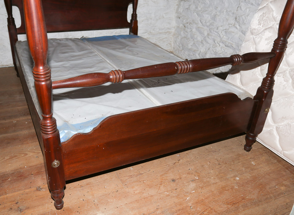 Queen Size Four Poster Bed