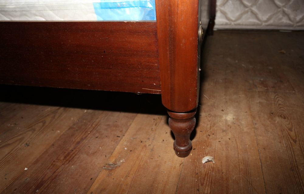 Queen Size Four Poster Bed