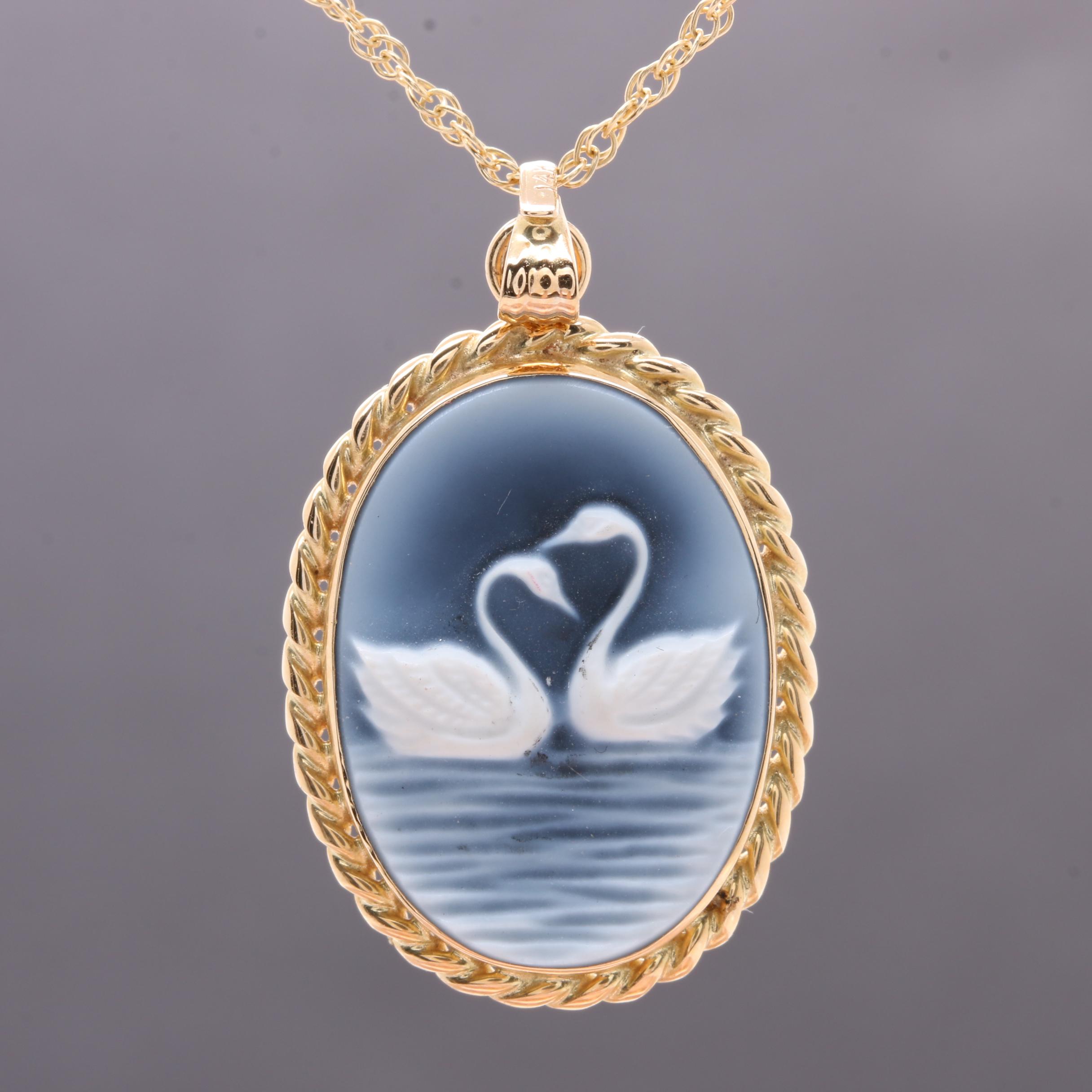 14K Yellow Gold Onyx Cameo Pendant Necklace