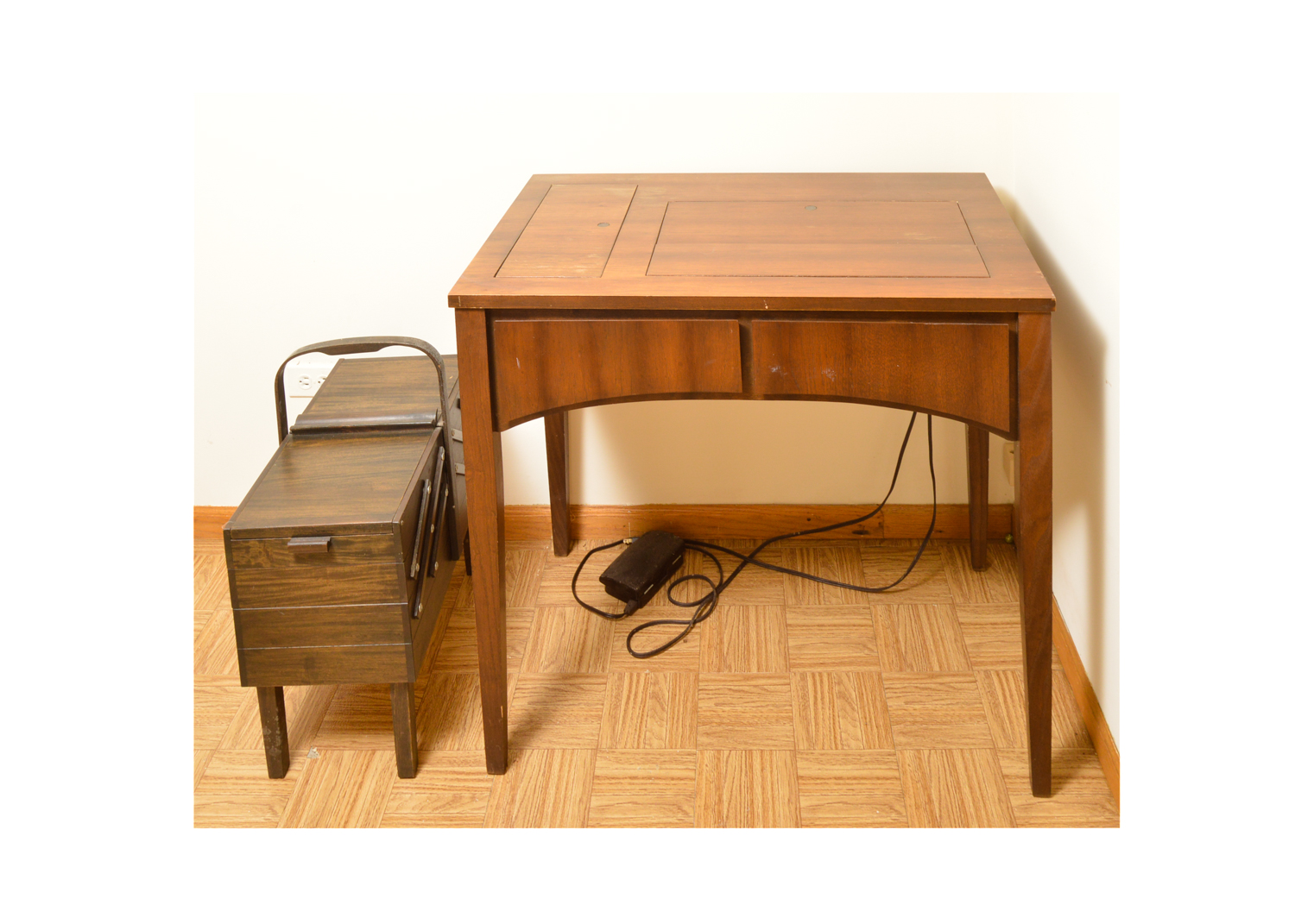 Singer Sewing Cabinet with Built in Sewing Machine