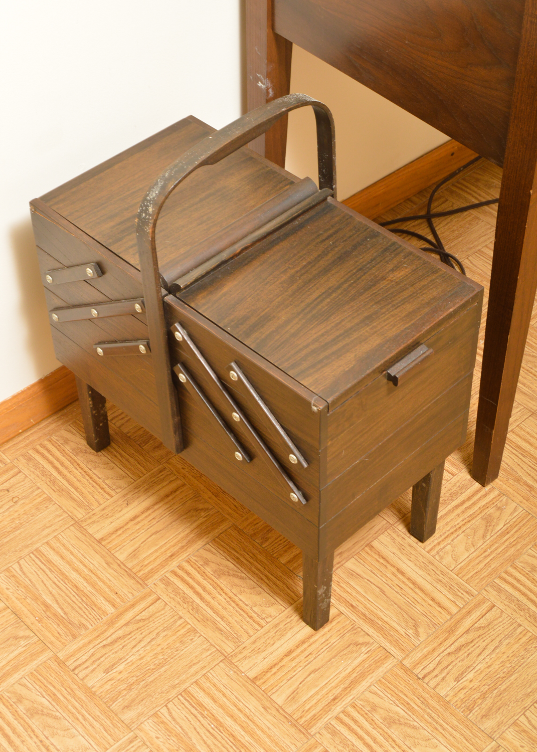 Singer Sewing Cabinet with Built in Sewing Machine