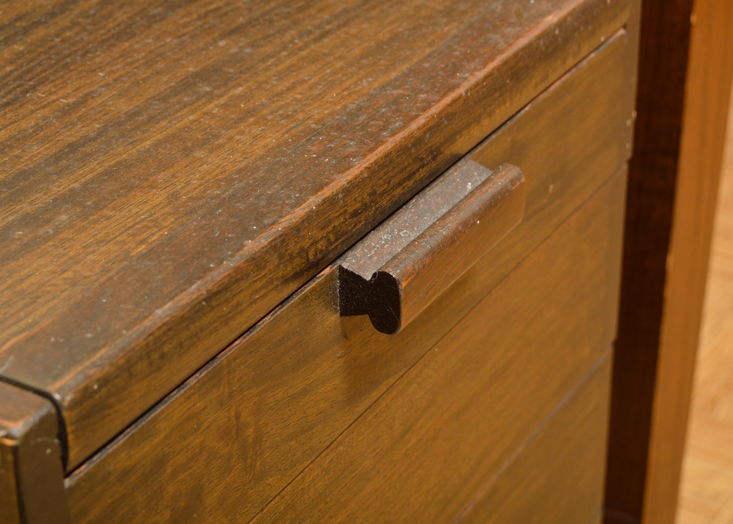 Singer Sewing Cabinet with Built in Sewing Machine