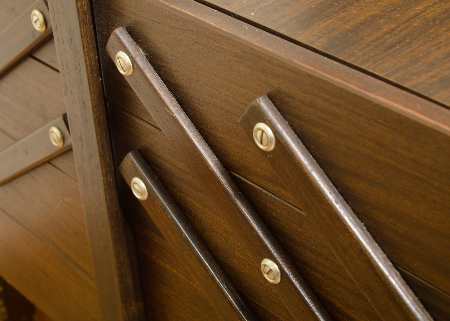 Singer Sewing Cabinet with Built in Sewing Machine