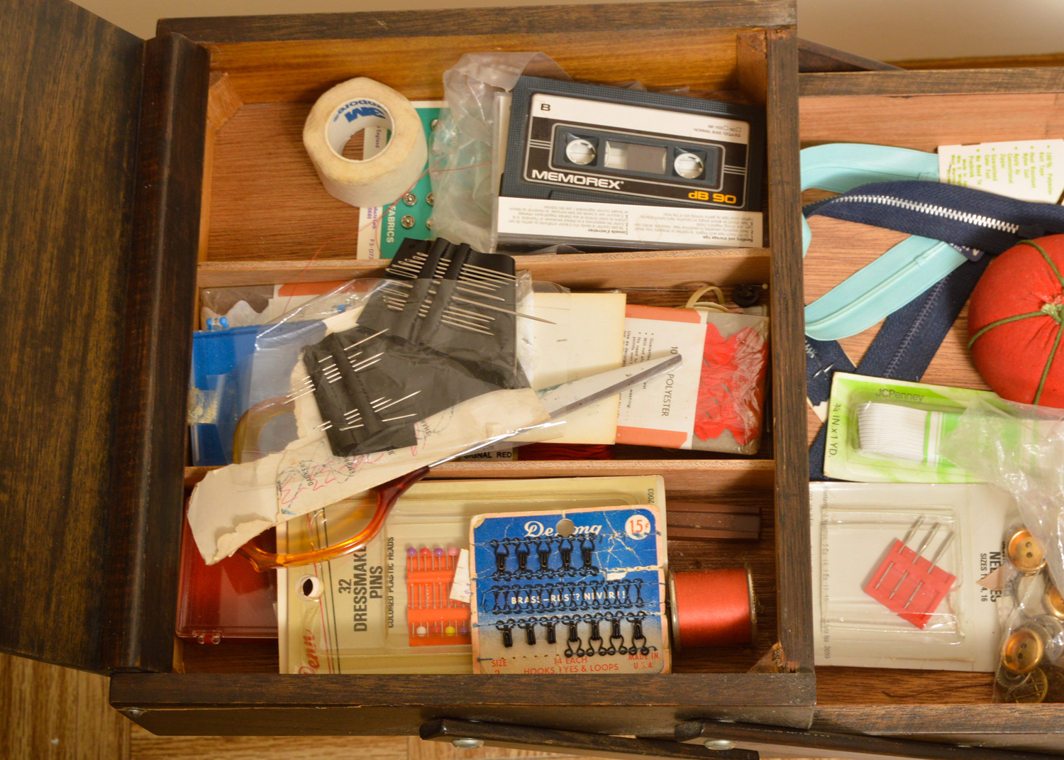 Singer Sewing Cabinet with Built in Sewing Machine