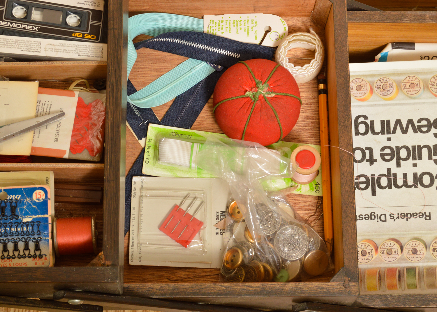 Singer Sewing Cabinet with Built in Sewing Machine