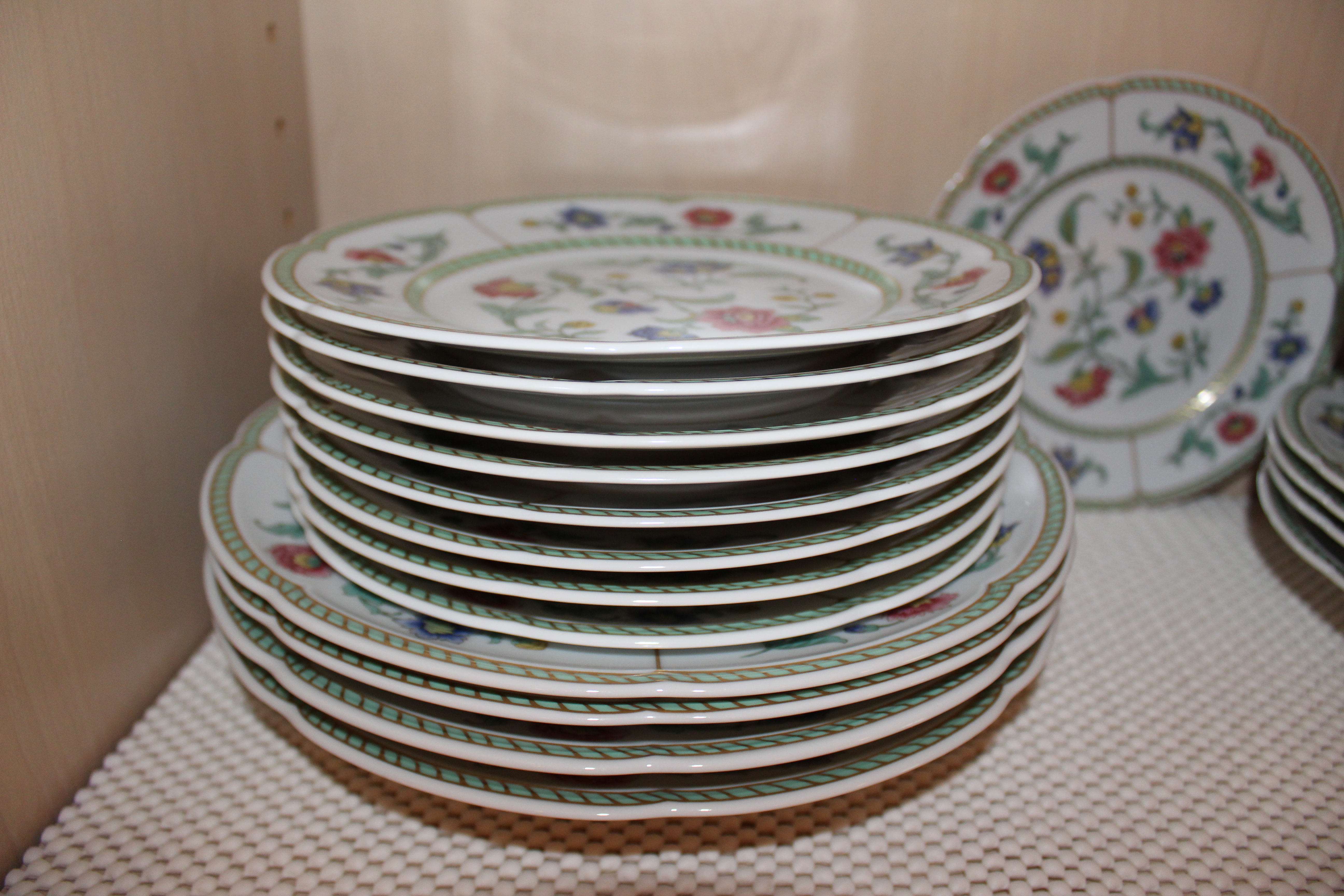 58 Piece Set Heinrich Germany "Indian Summer" China Serving Eight