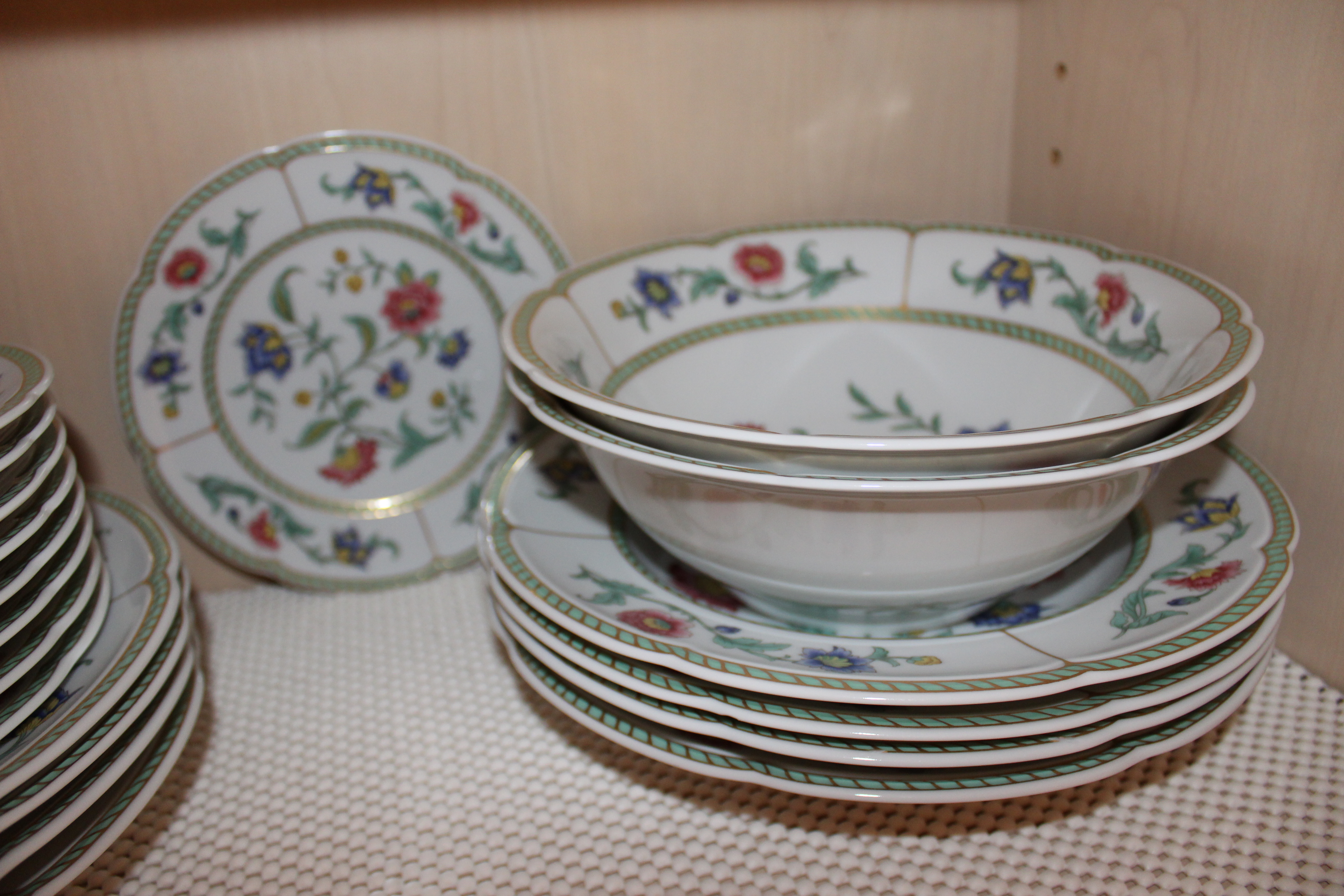 58 Piece Set Heinrich Germany "Indian Summer" China Serving Eight