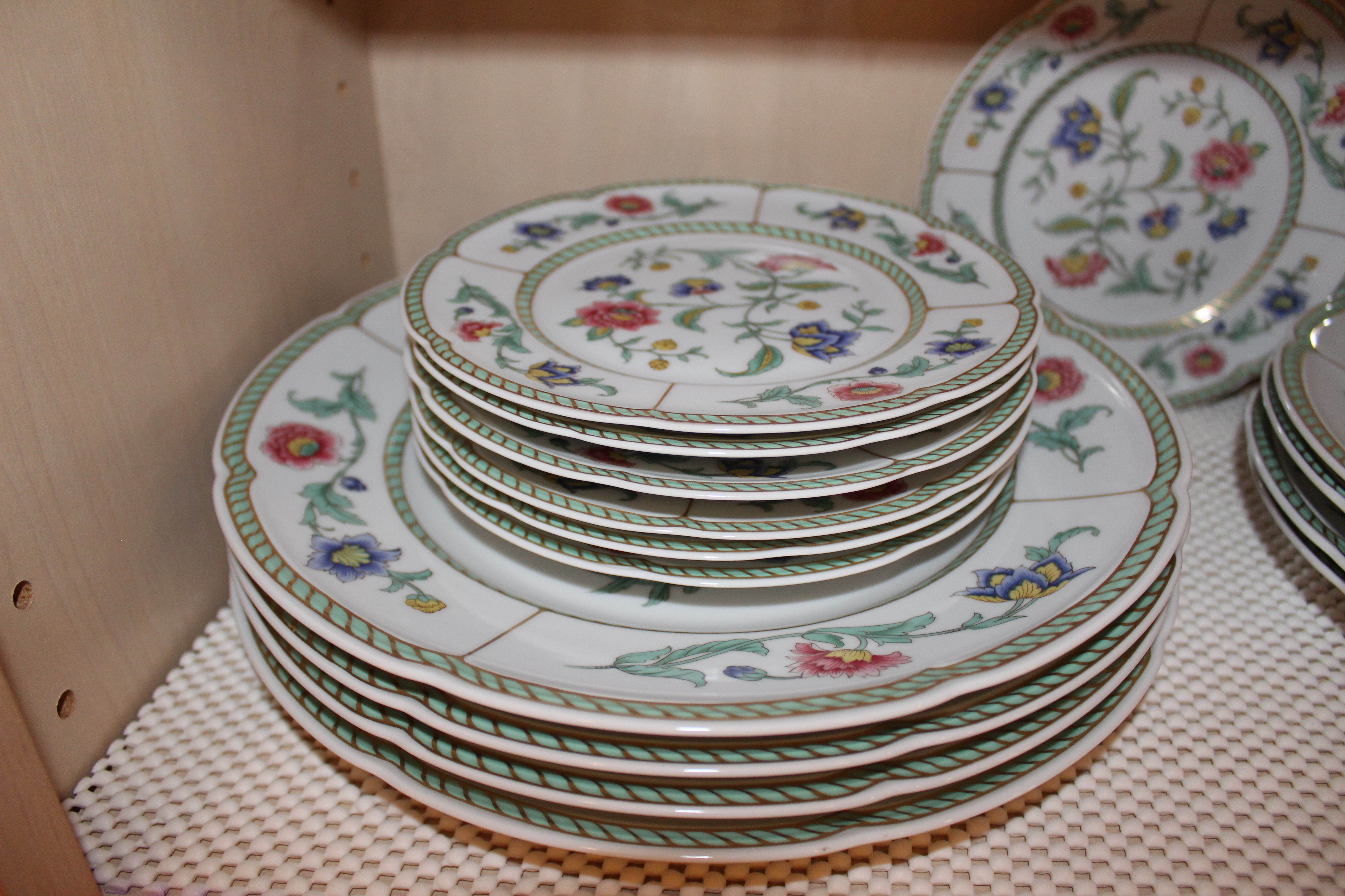 58 Piece Set Heinrich Germany "Indian Summer" China Serving Eight