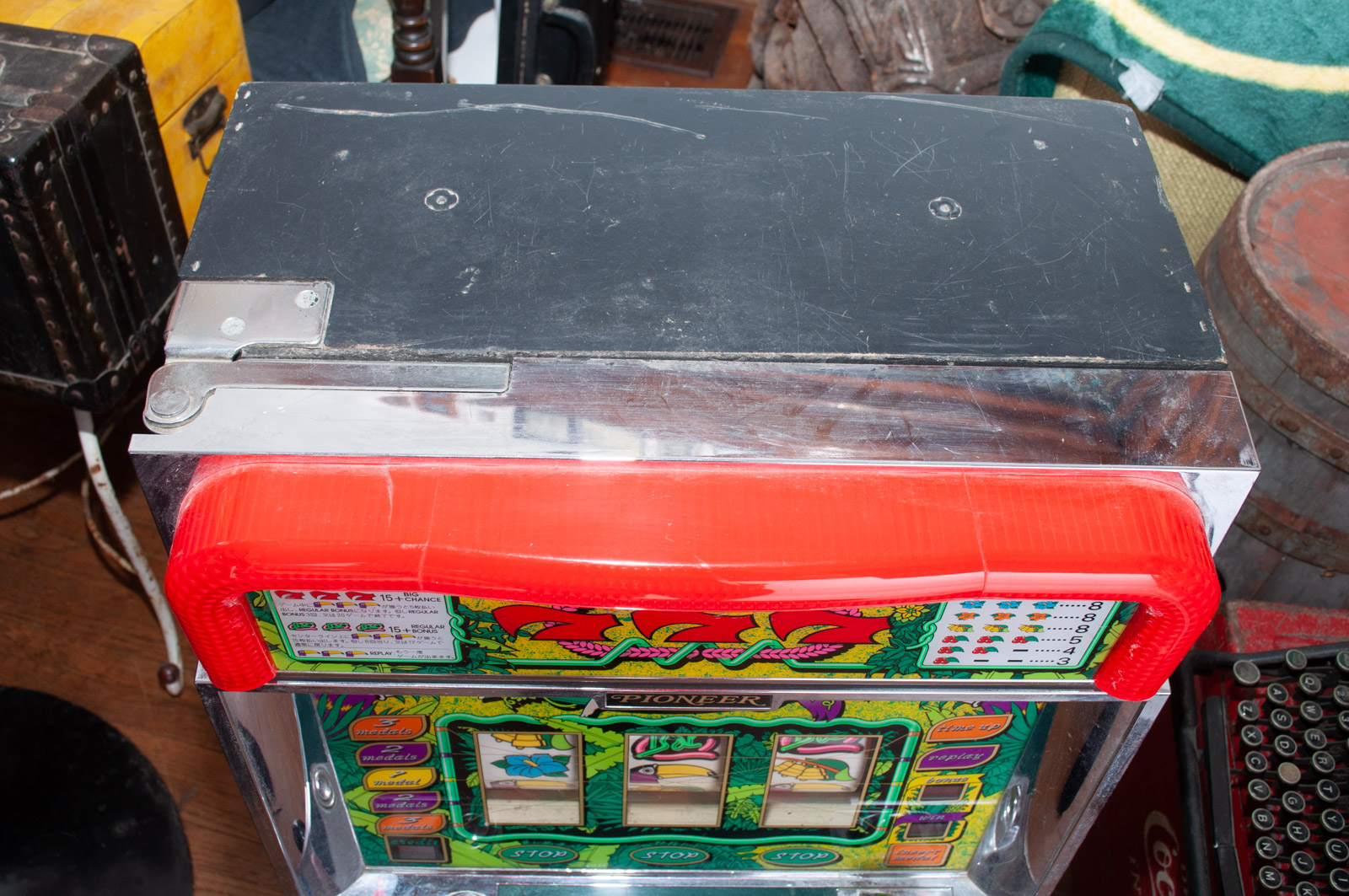 Pioneer "Paradise Angels" Slot Machine