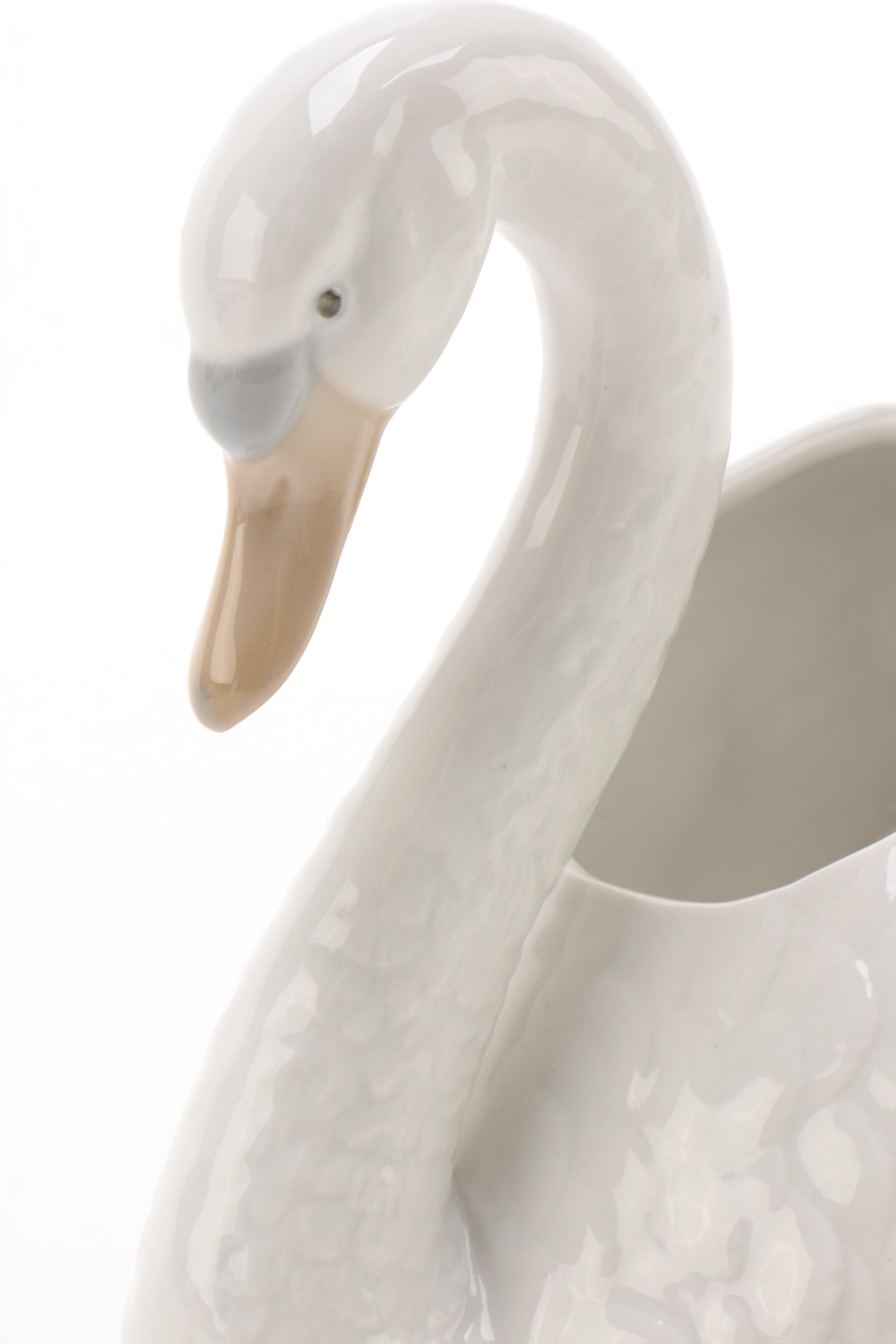 NAO by Lladró Porcelain Swan Planter