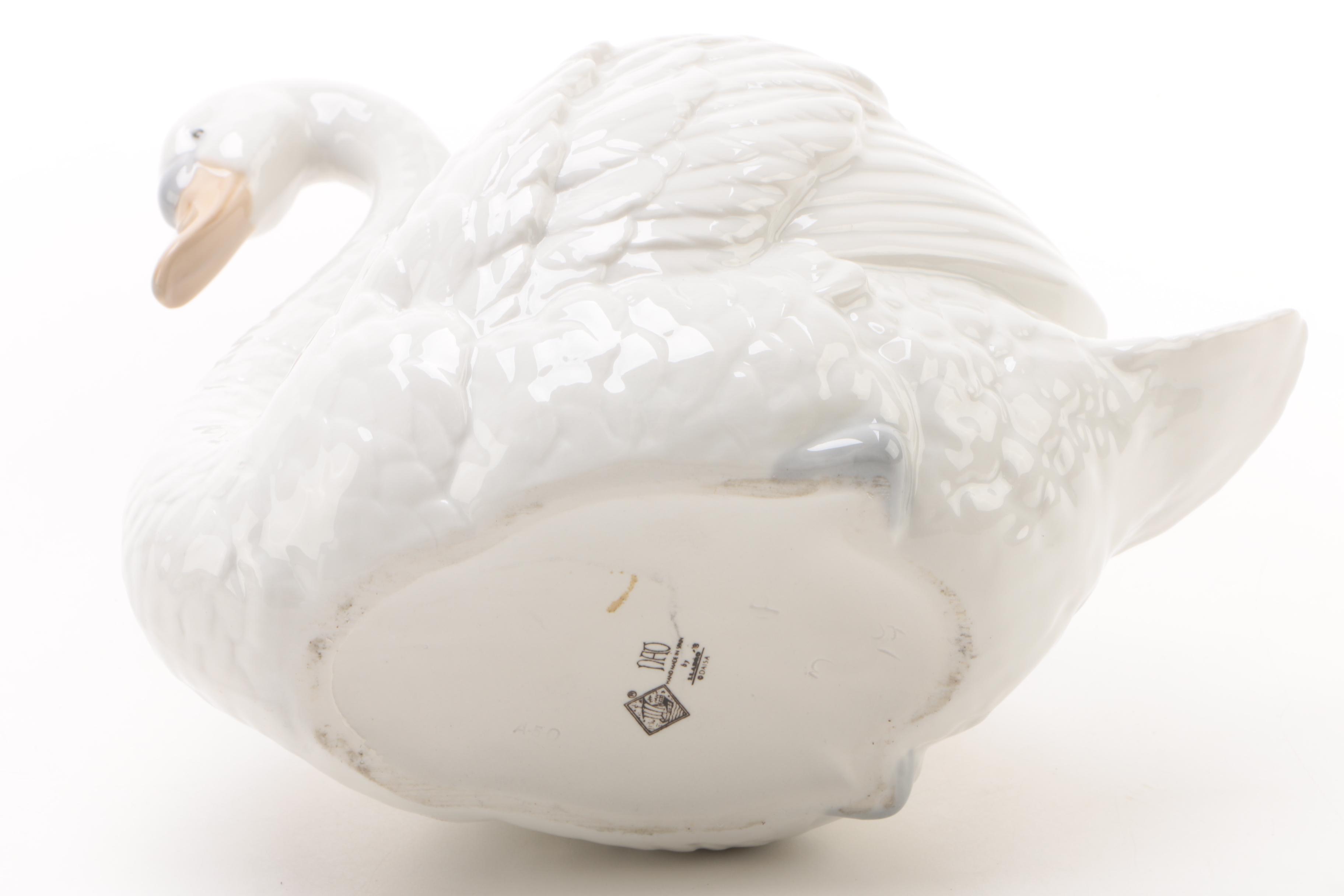 NAO by Lladró Porcelain Swan Planter