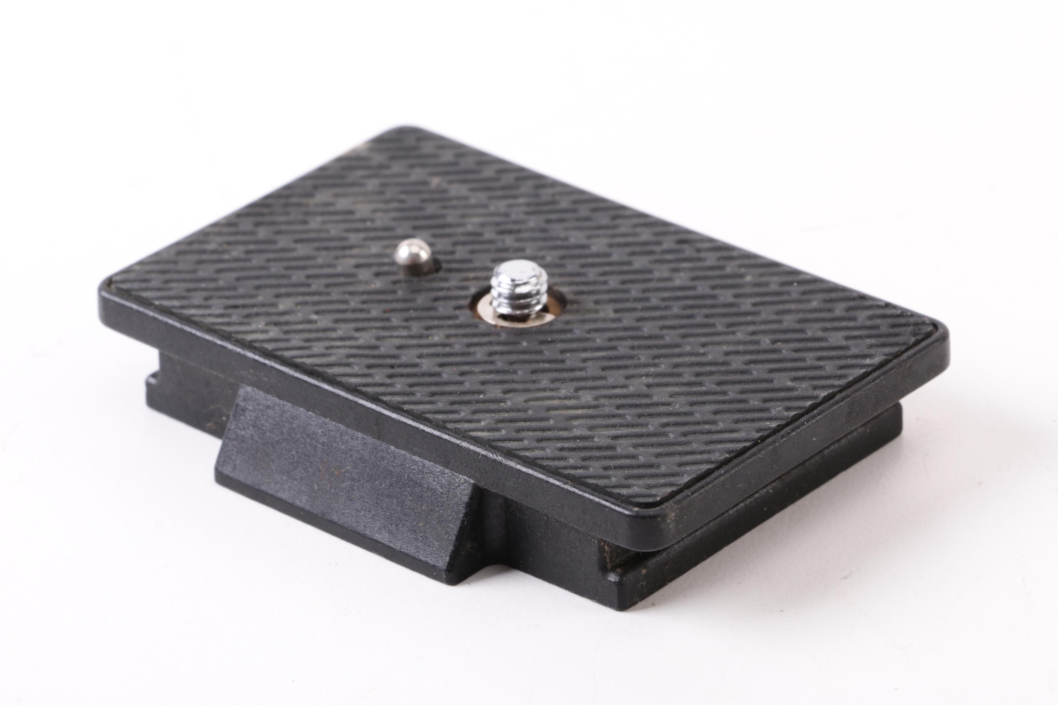 Hitachi VM-2400A VHS Camcorder with Case and Accessories