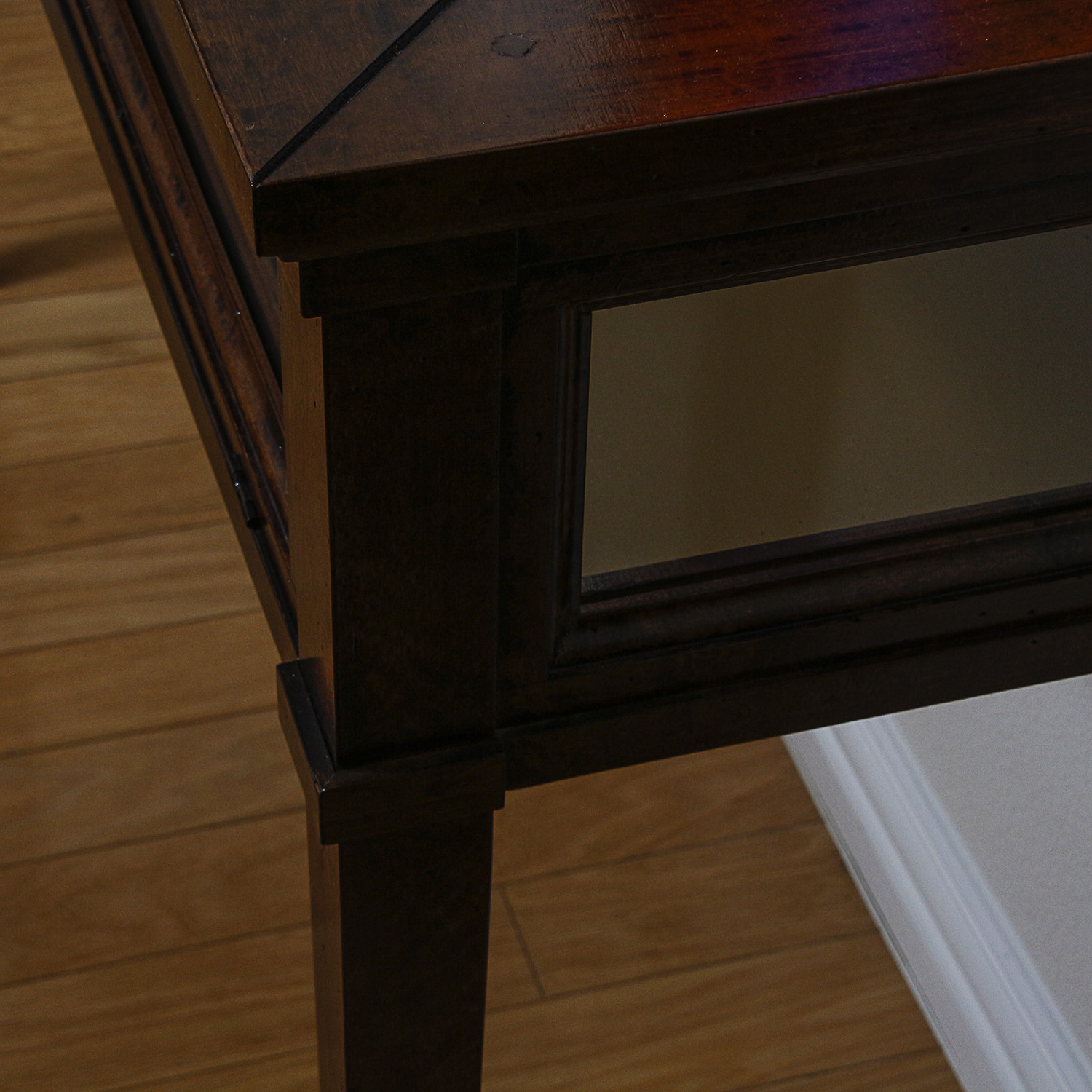 Vitrine Sofa Table