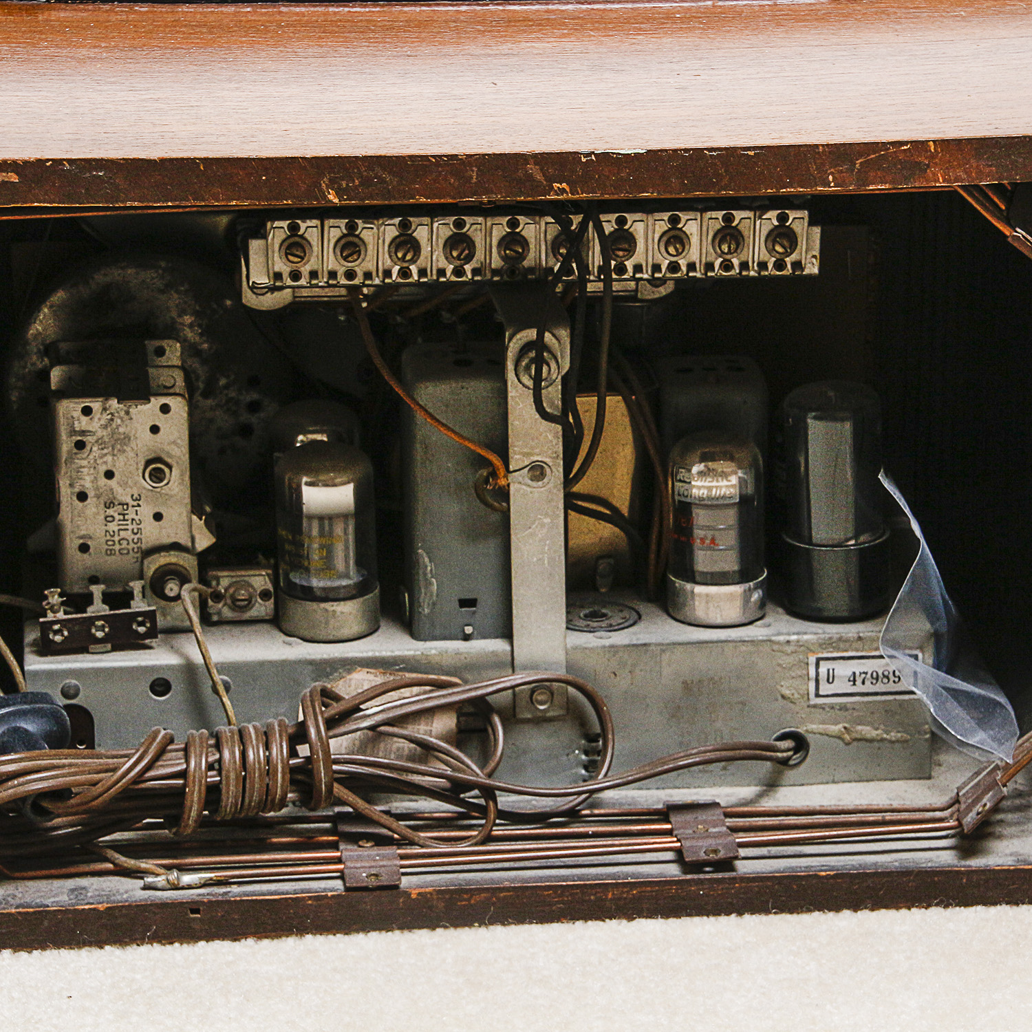 Vintage Philco Model 42-327 Wood-Cased Tube Radio