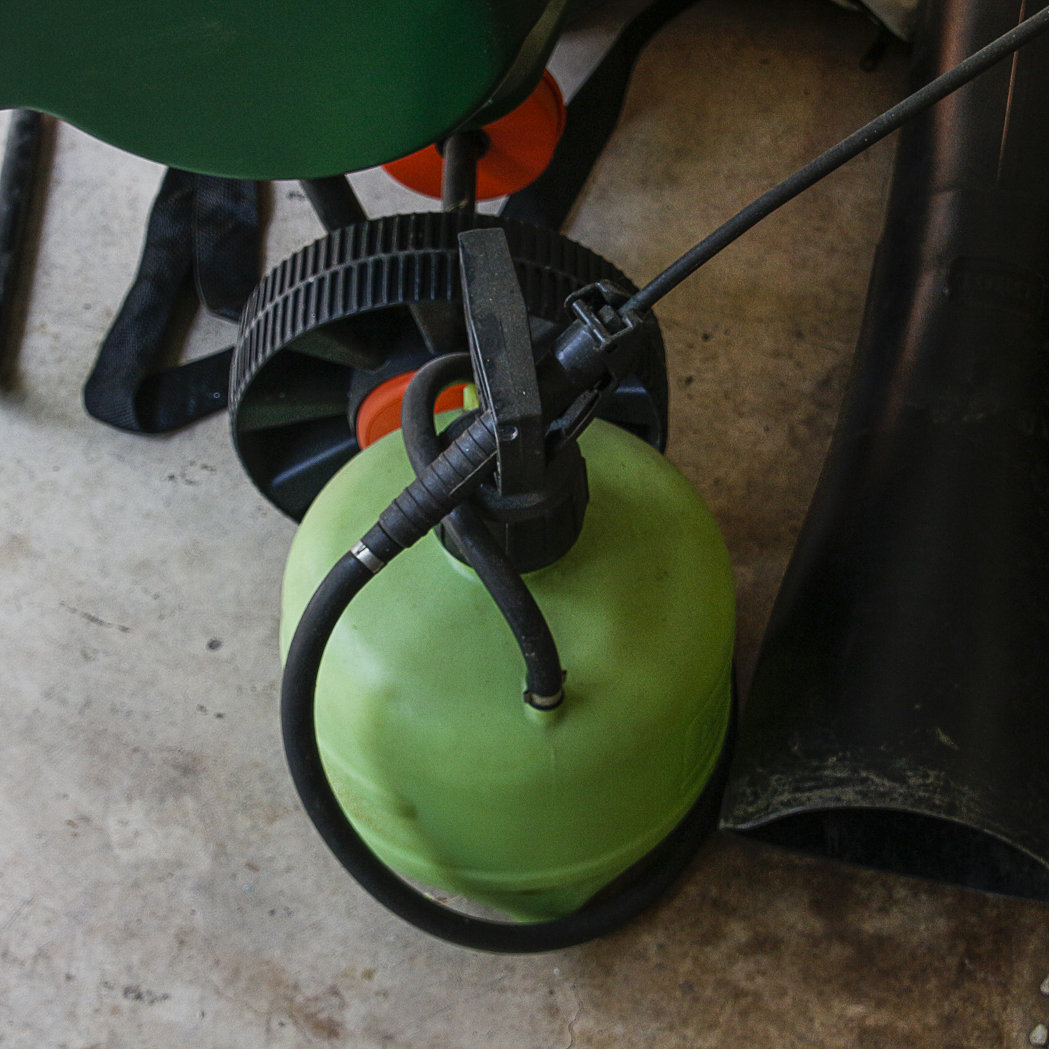 Scotts Spreader, Black and Decker Hedge Trimmer and Toro Leaf Blower