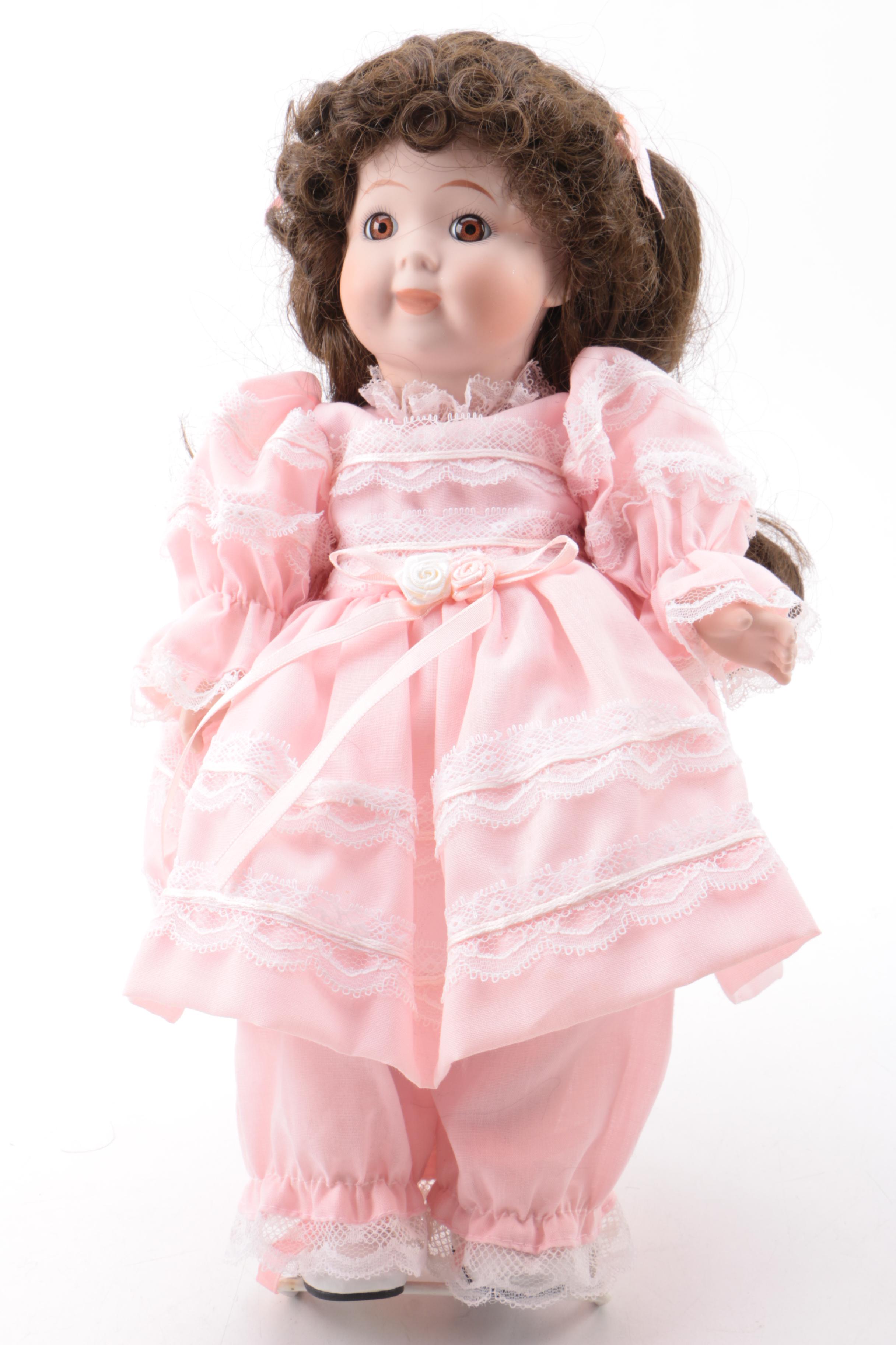 Vintage Dolls Including Souvenir Dolls