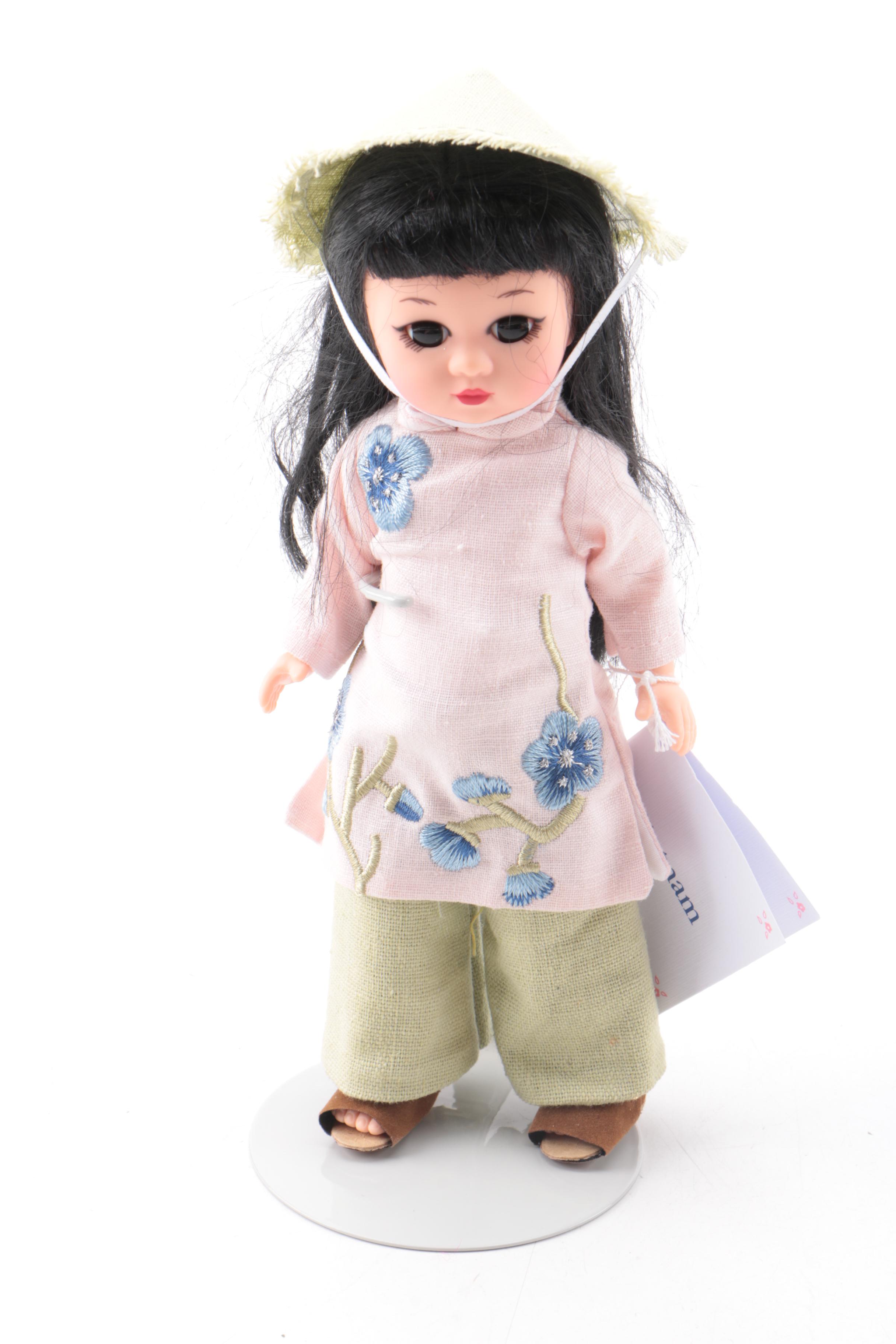 Vintage Dolls Including Souvenir Dolls