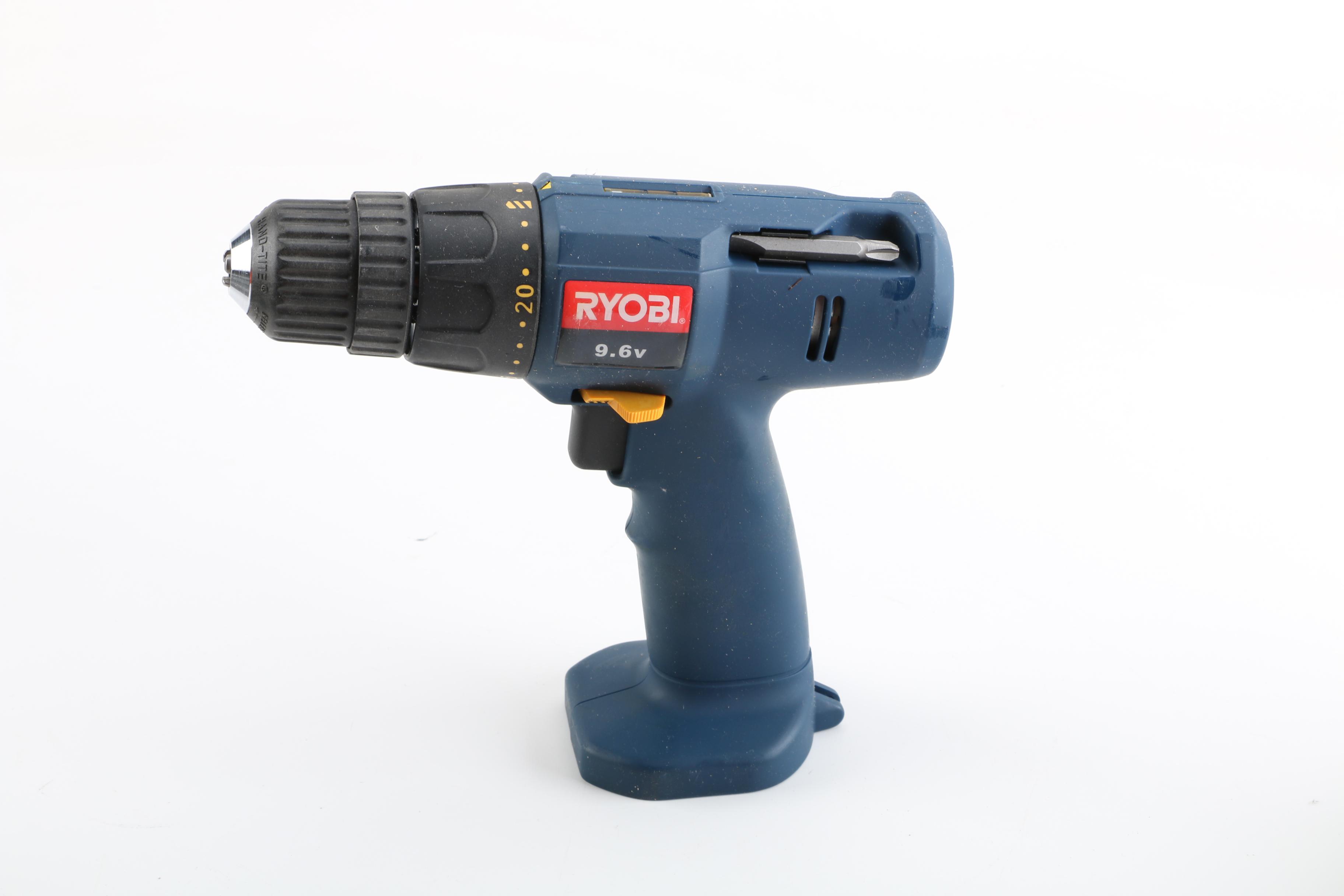 Ryobi 9.6V Cordless Drill and Flashlight Set