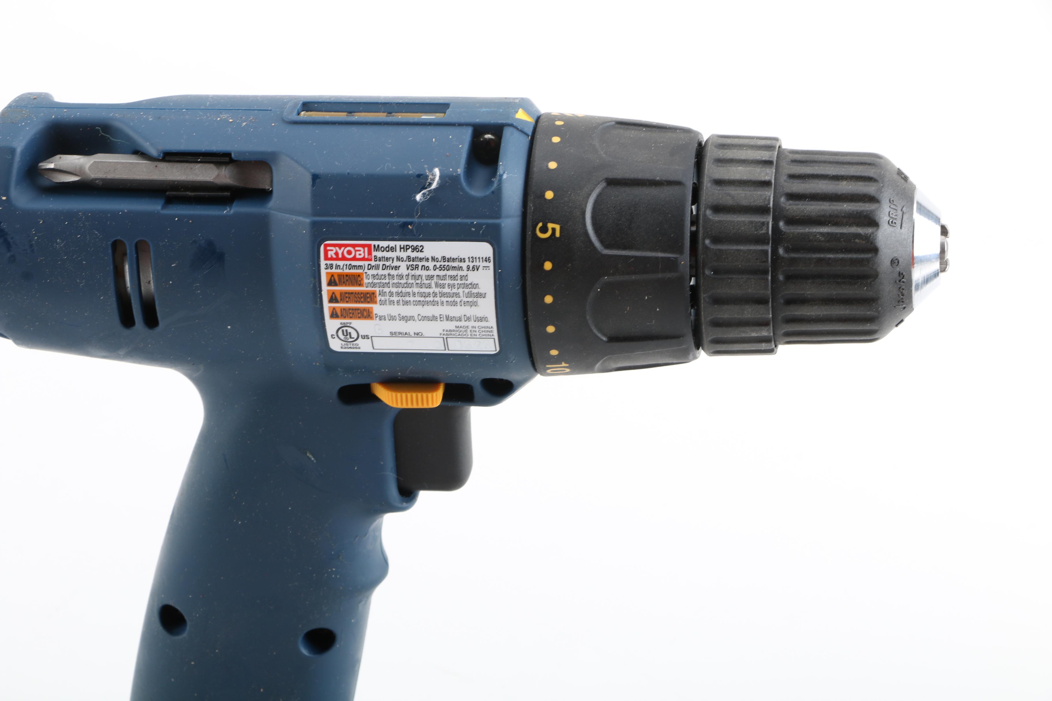 Ryobi 9.6V Cordless Drill and Flashlight Set