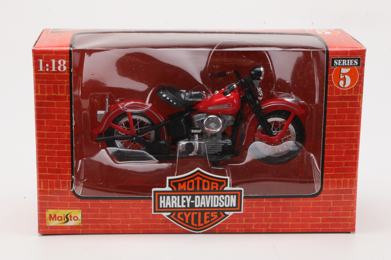 Five 1998 :Harley Davidson Motorcycles Die-Cast Toys With Boxes
