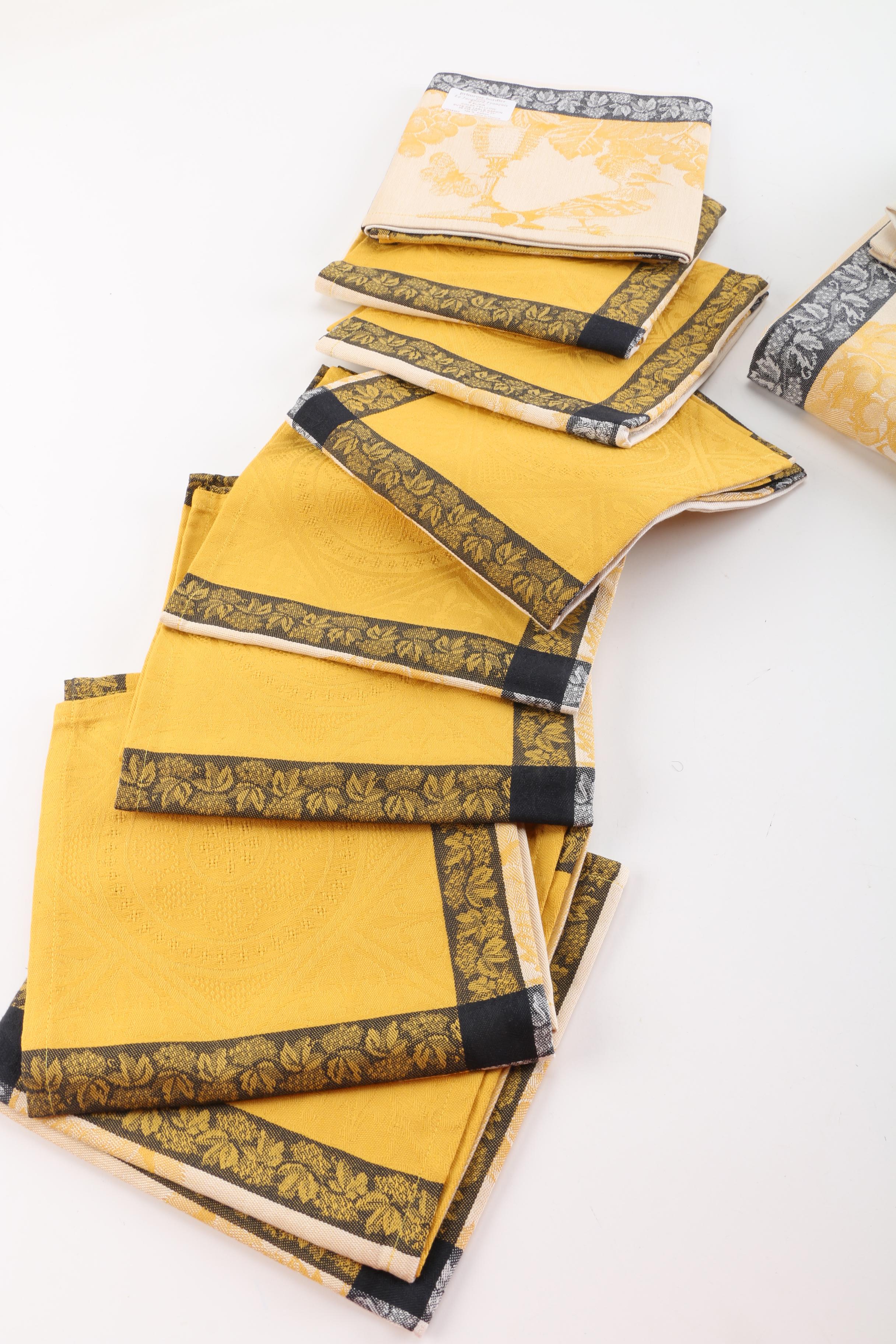 Le Jacquard Français "Primrose Bordier" Tablecloth and Napkins