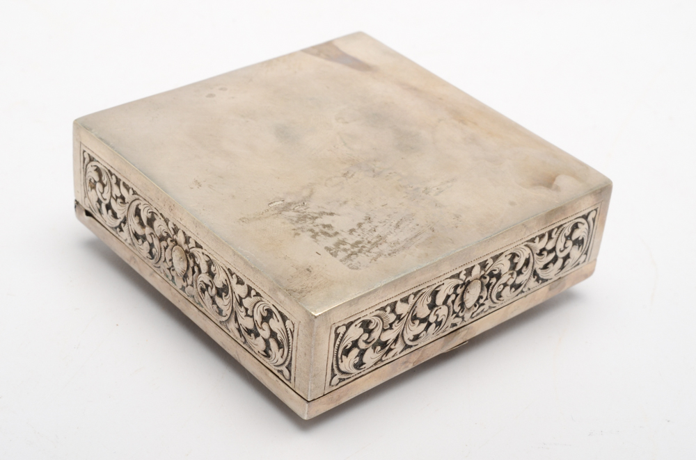 900 Silver Souvenir Ash Receiver From India