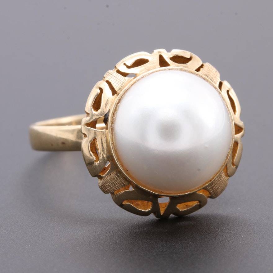 Circa 1950s 10K Yellow Gold Cultured Mabe Pearl Ring