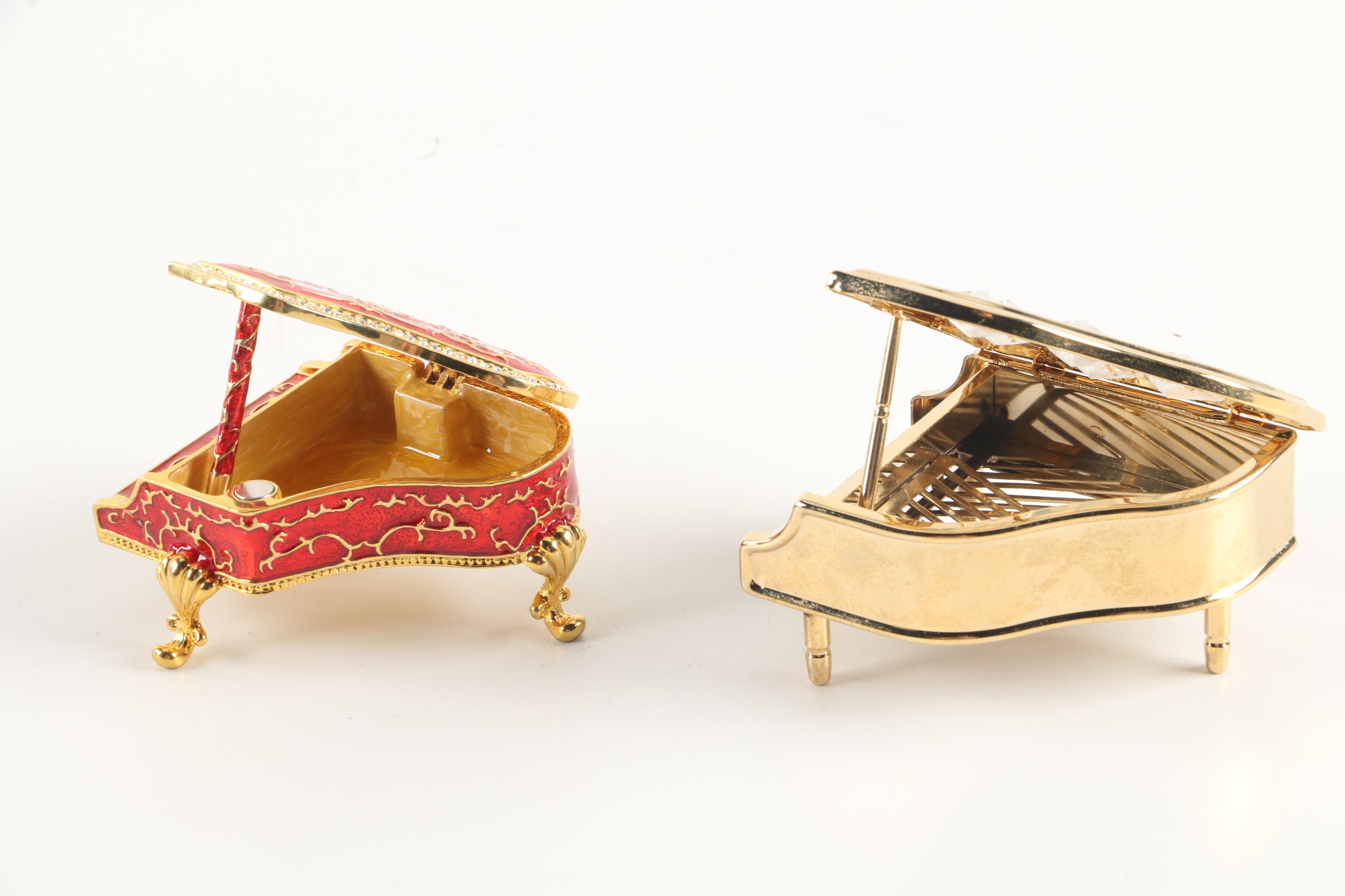 Wedgwood "Hathaway Rose" Ginger Jar with Figurines and Salt Cellars