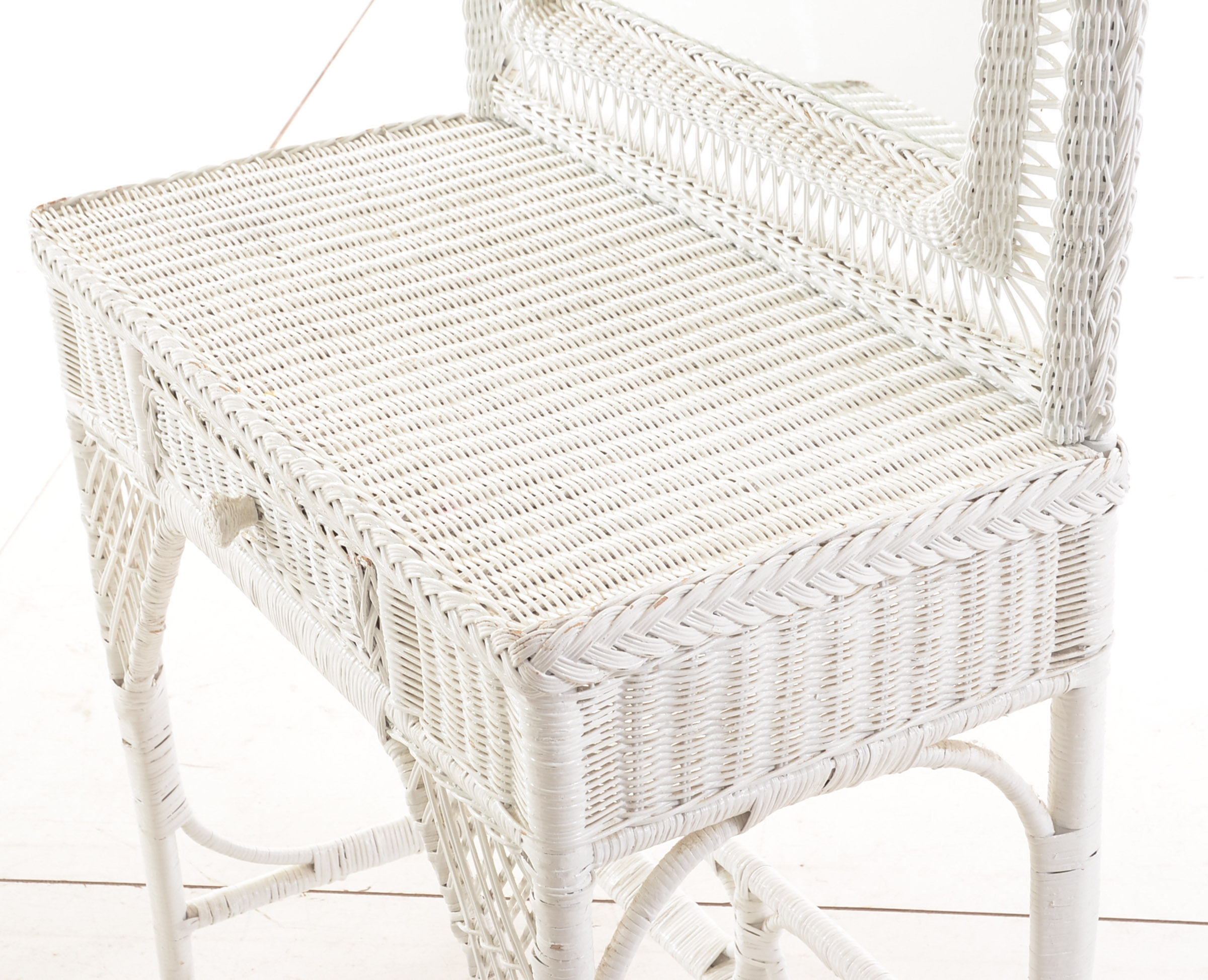 White Wicker Vanity Set