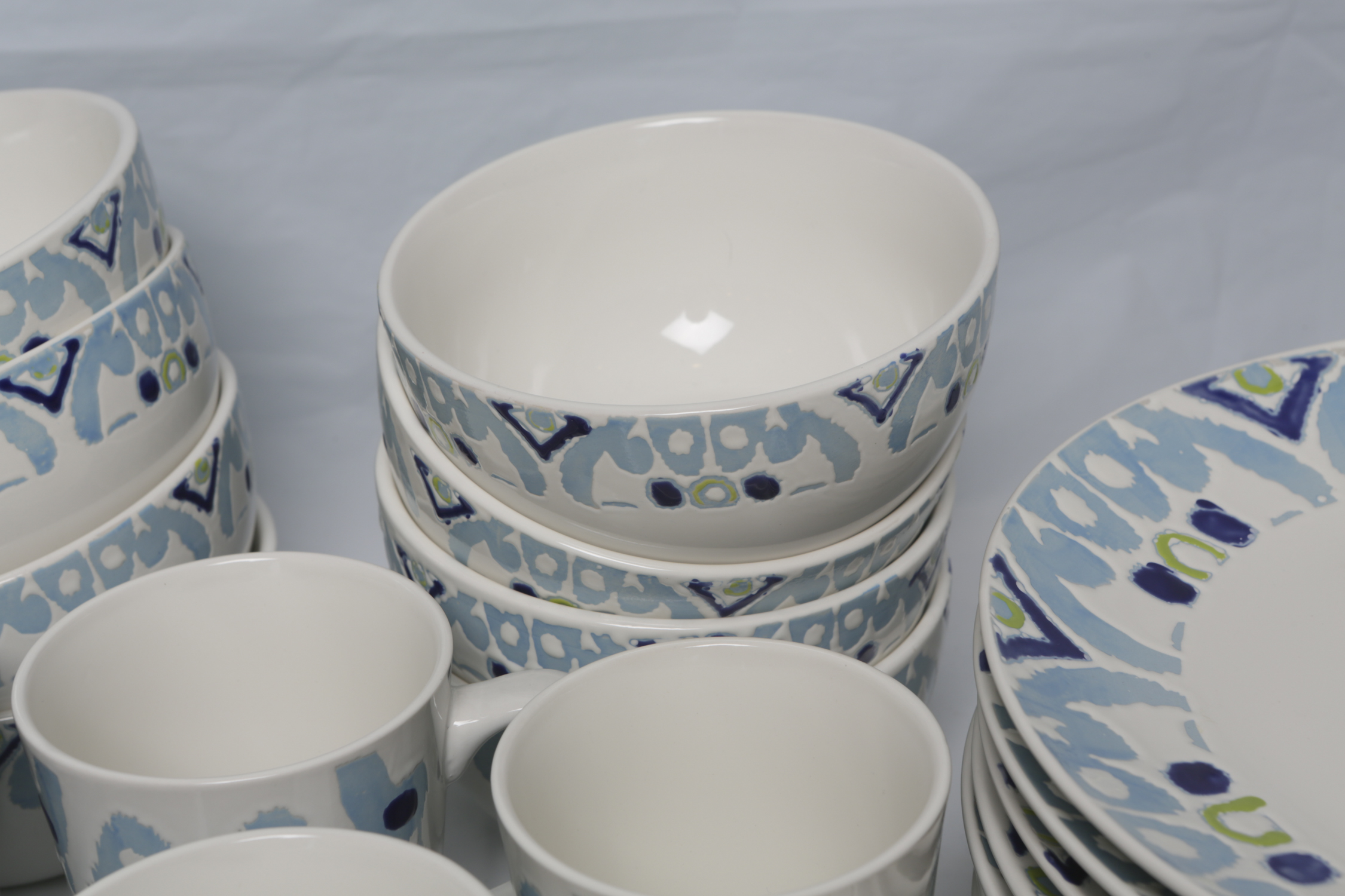 Rachel Ray "Ikat" Tableware