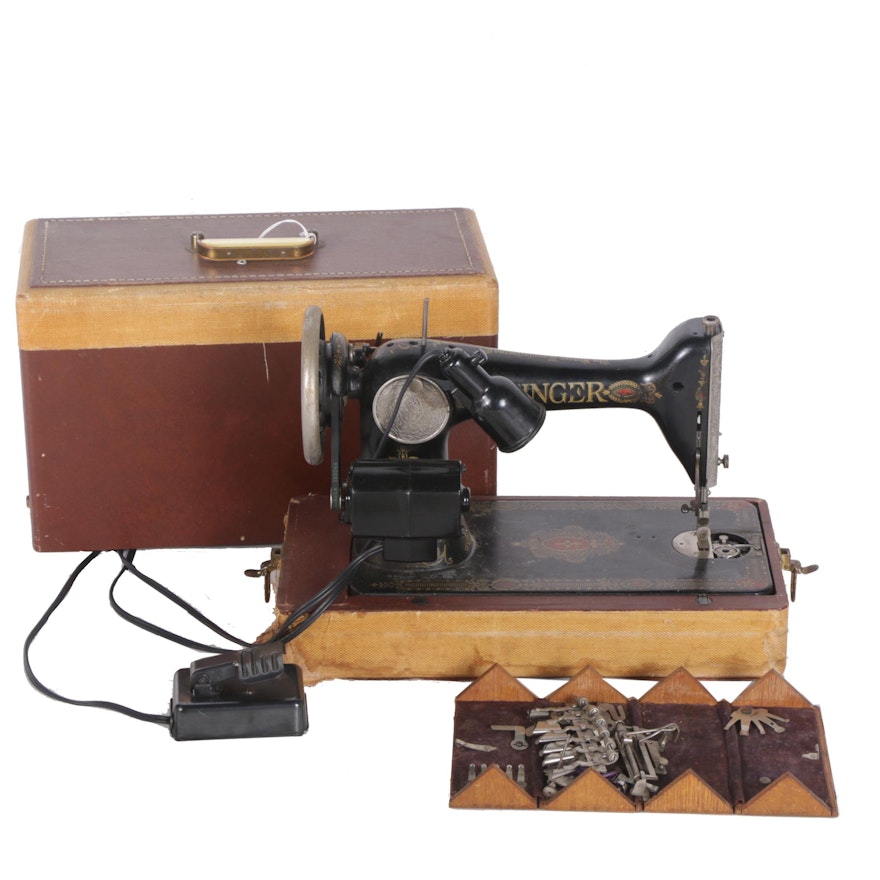 Singer G Series 1920s Sewing Machine with Case and Attachments