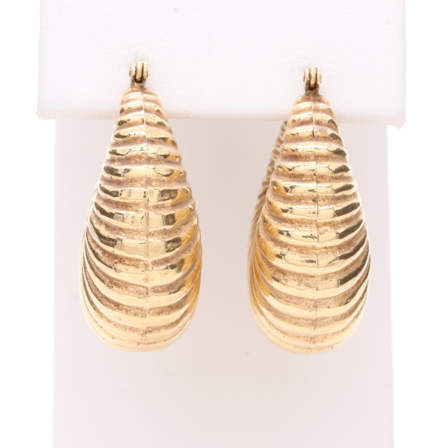 14K Yellow Gold Scalloped Hoop Earrings
