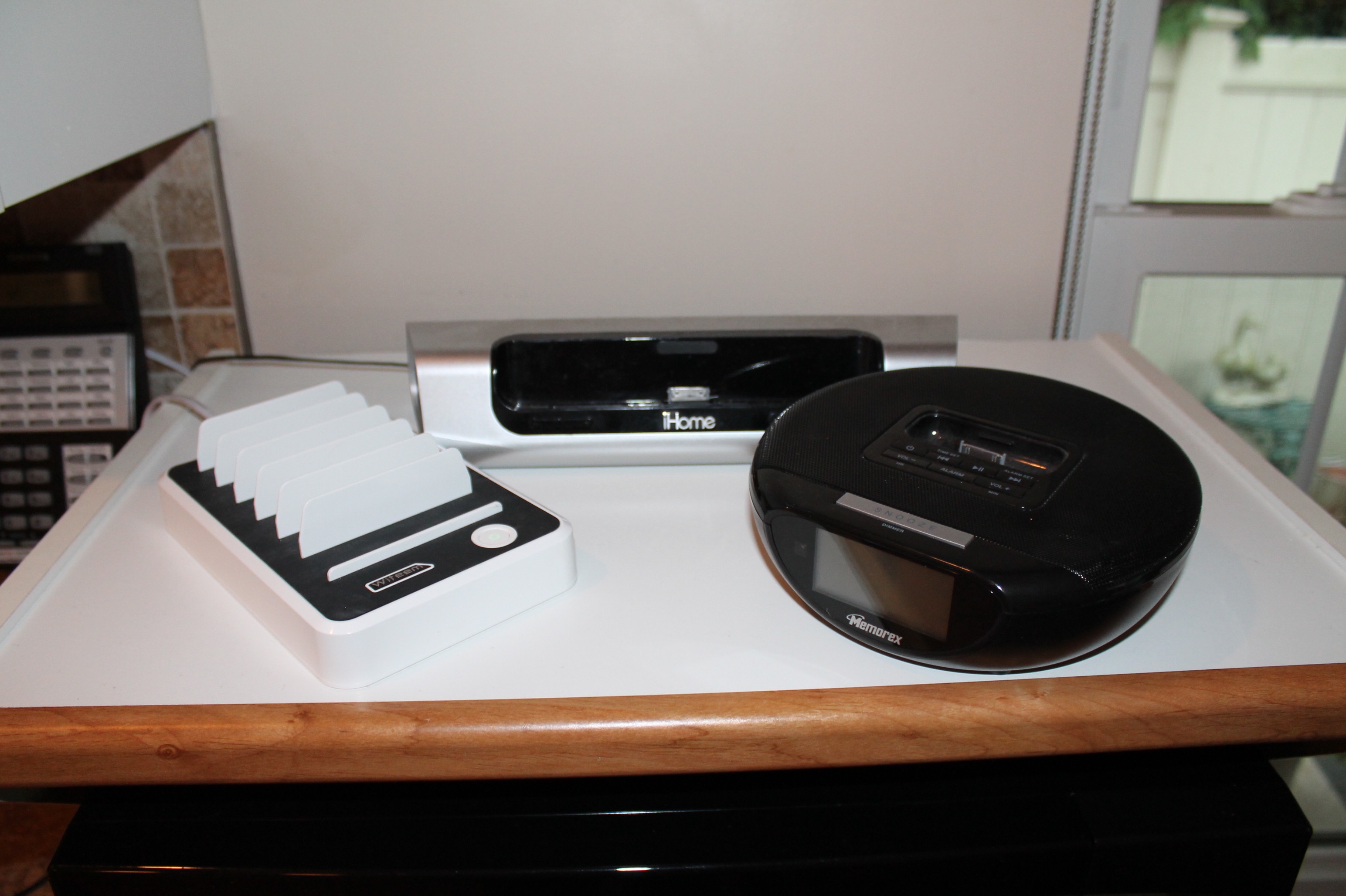 Docking Station, Alarm Clock and iHome Speaker