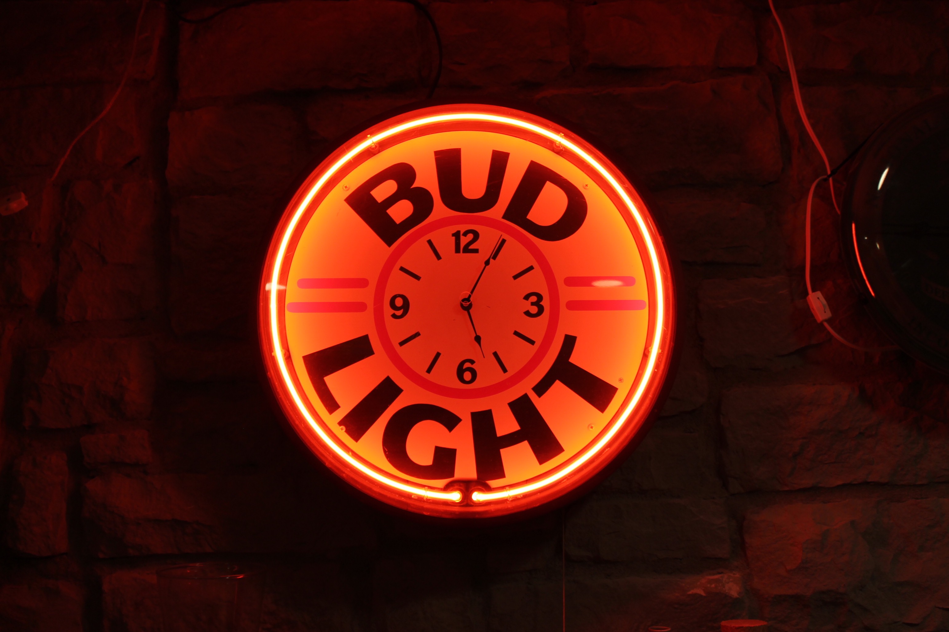 Neon Lighted Bud Light Wall Clock