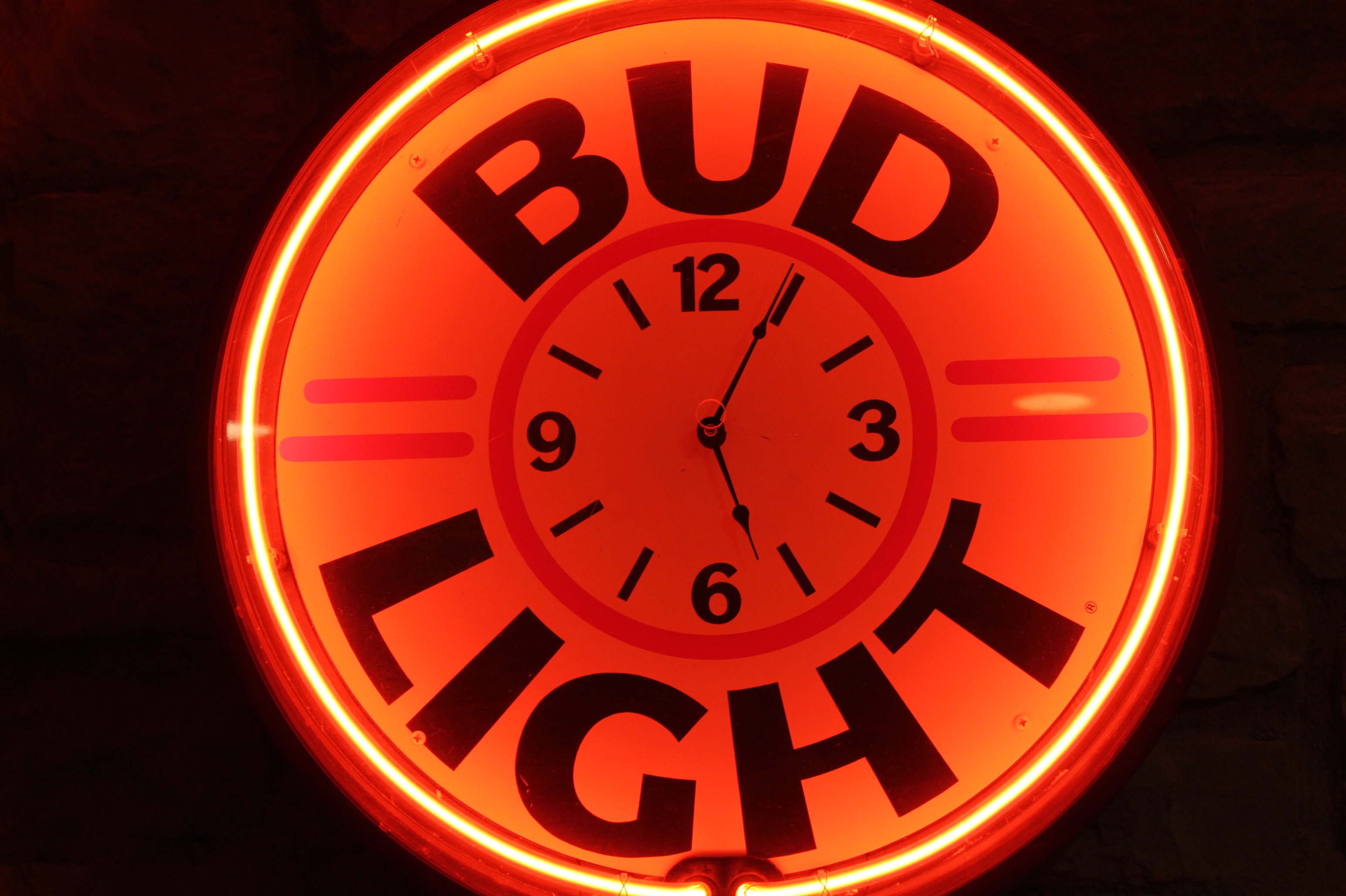 Neon Lighted Bud Light Wall Clock