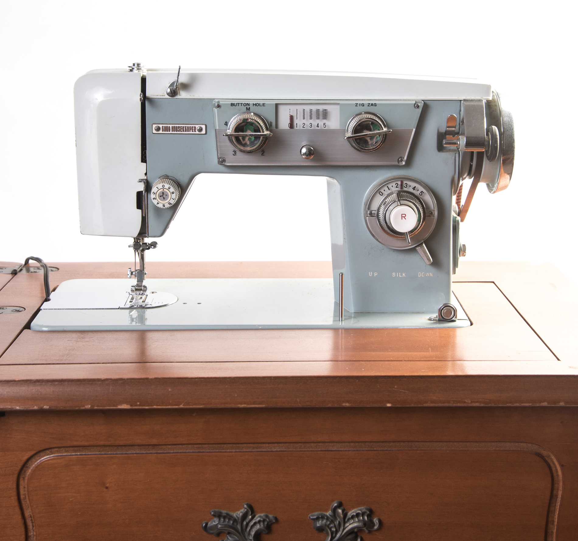 Vintage Good Housekeeper Sewing Machine In a French Provincial Style Cabinet