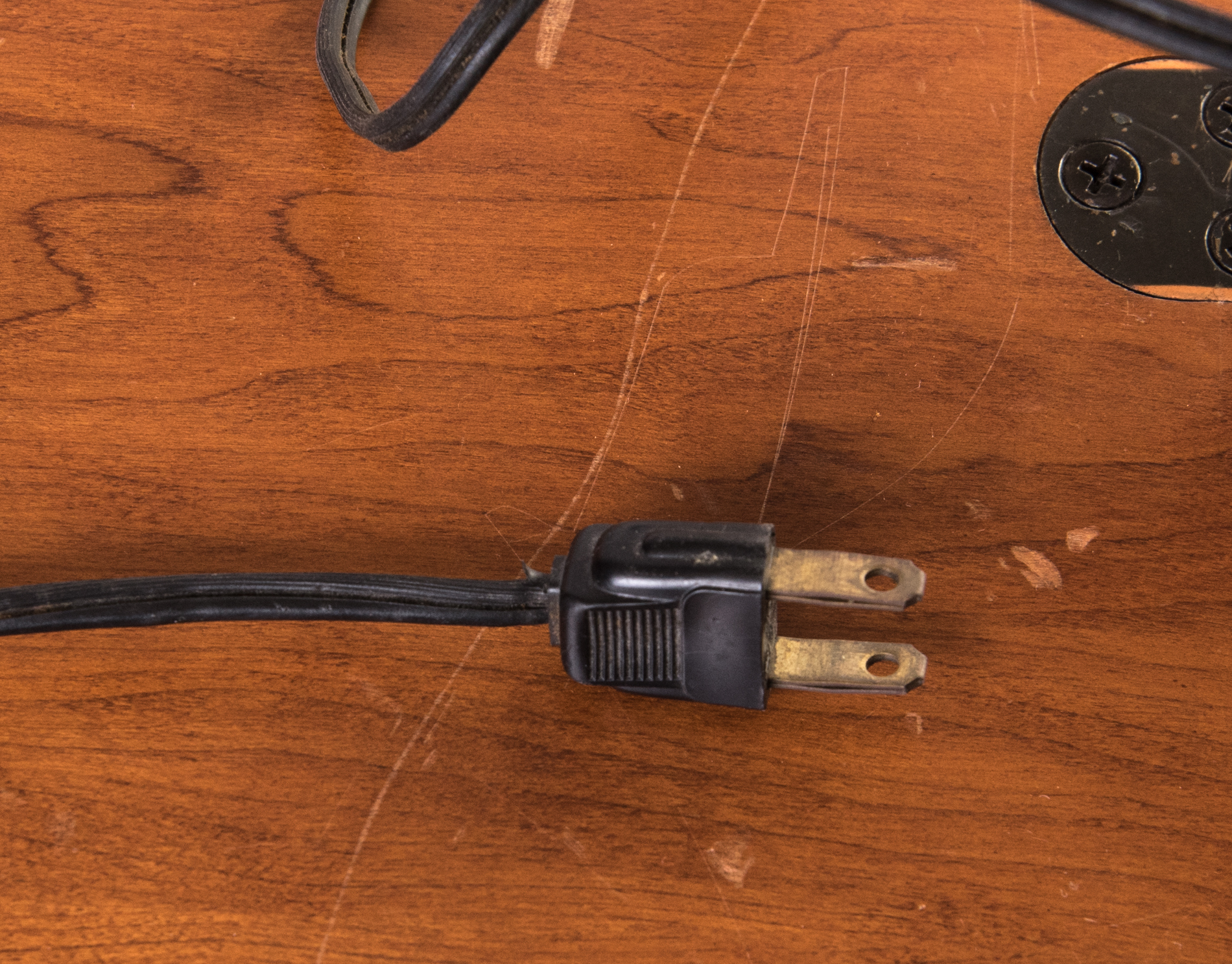 Vintage Good Housekeeper Sewing Machine In a French Provincial Style Cabinet