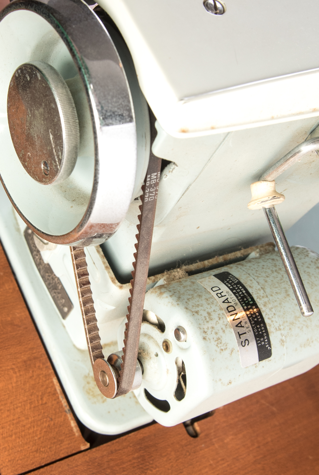 Vintage Good Housekeeper Sewing Machine In a French Provincial Style Cabinet