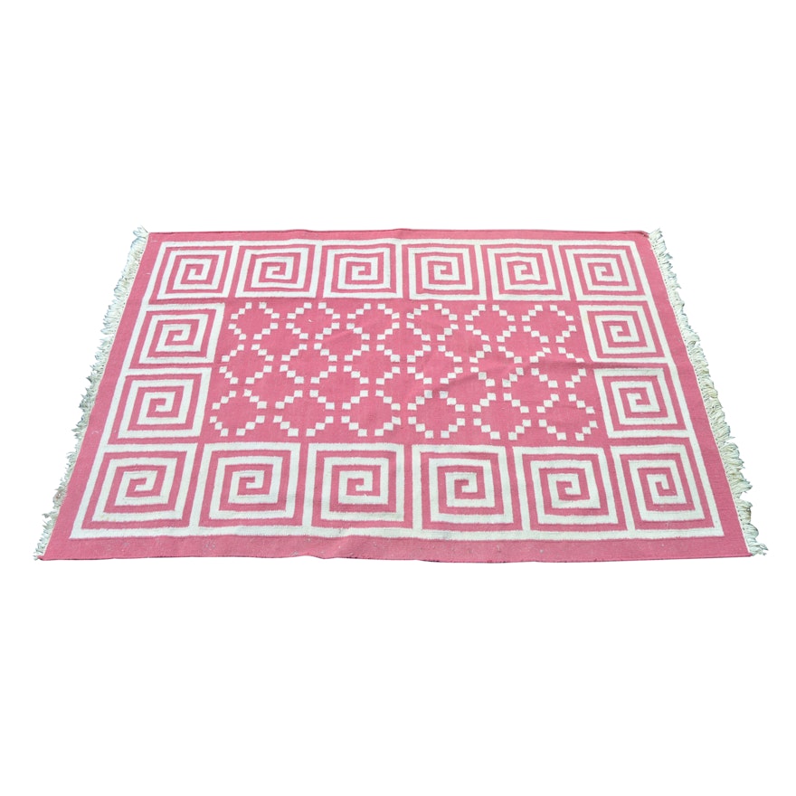 Machine-Woven Geometric Wool Accent Rug