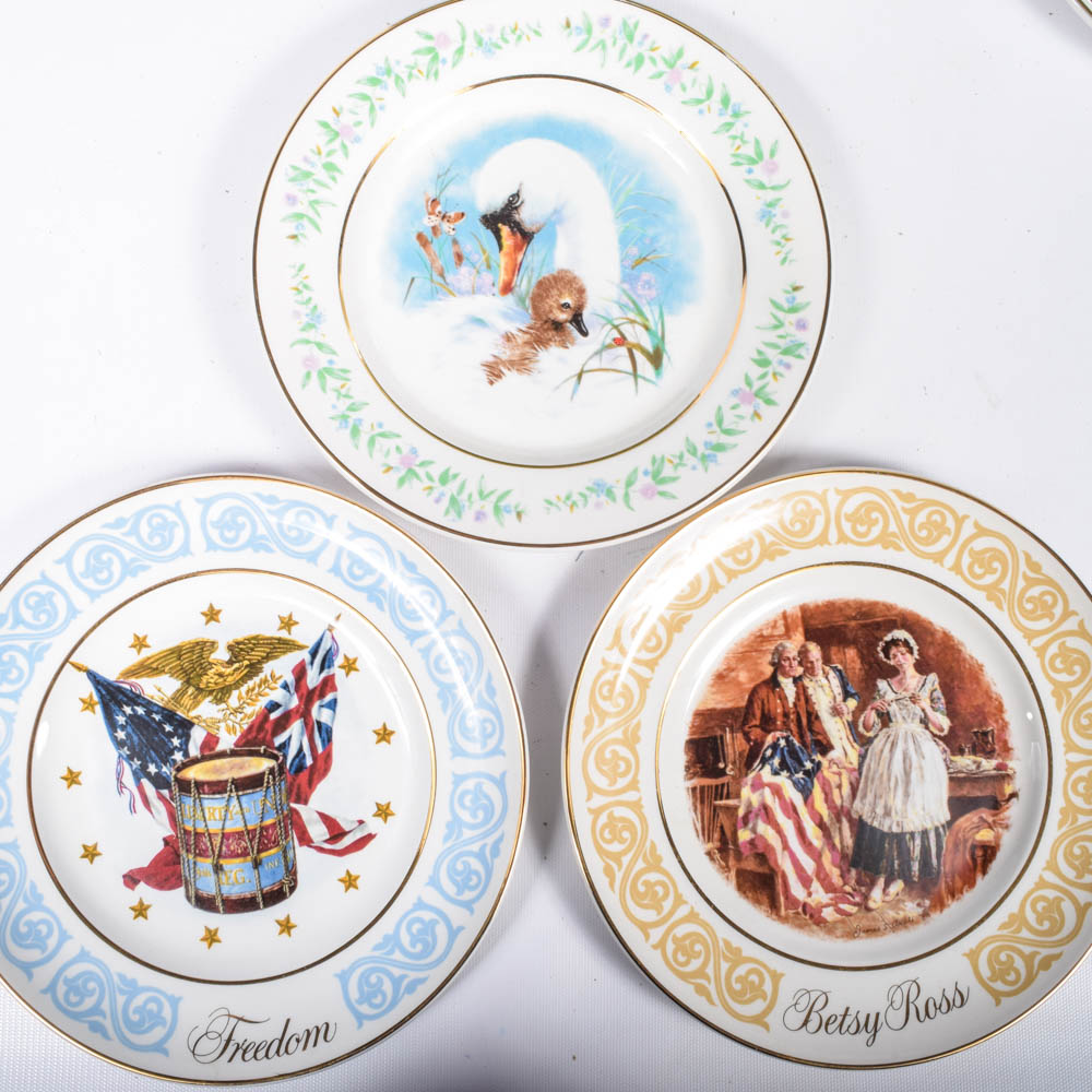 Vintage Avon Collector Plates Featuring Annual Holiday Plates