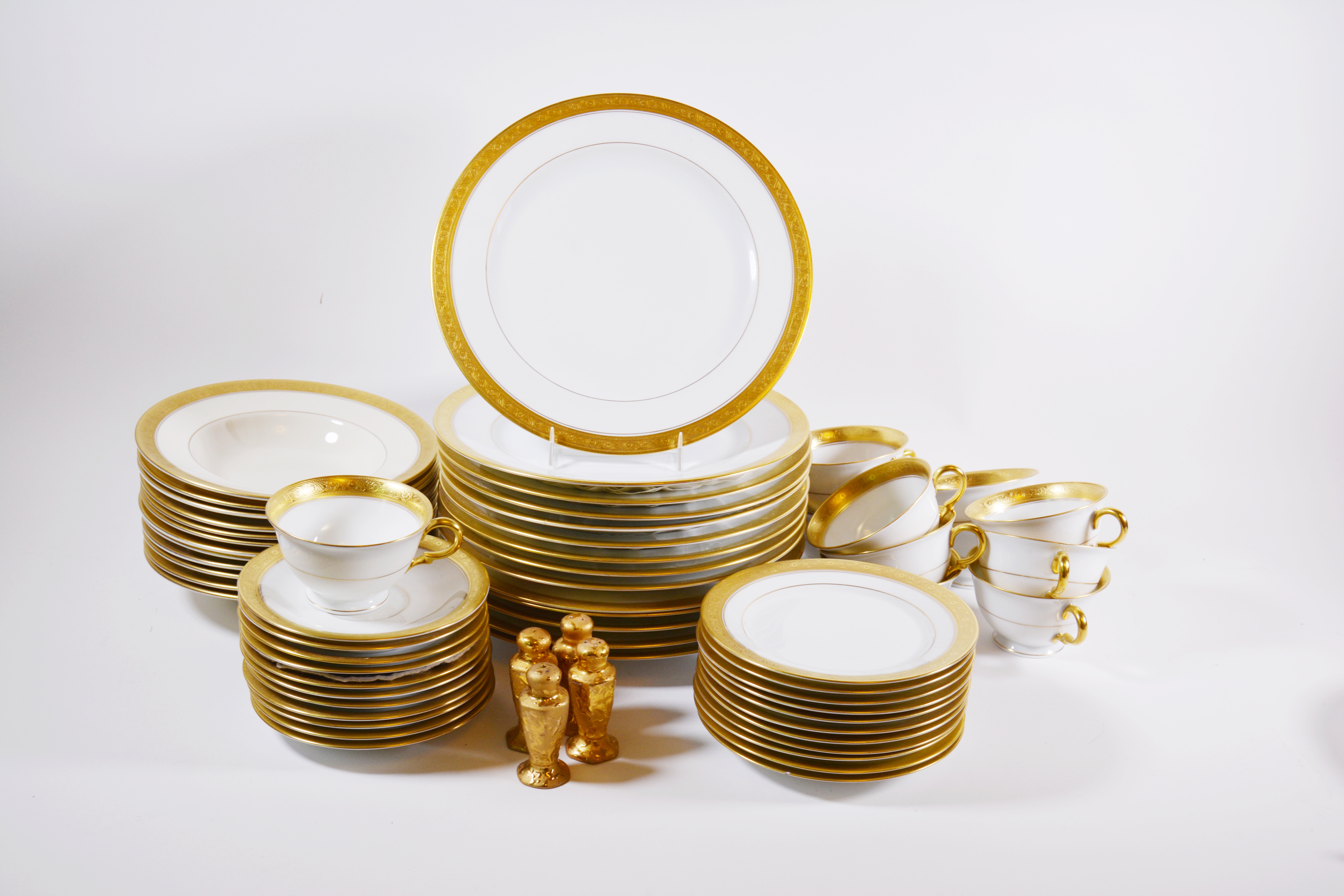Pickard and Wheeling China Gilt Encrusted Dinnerware Collection