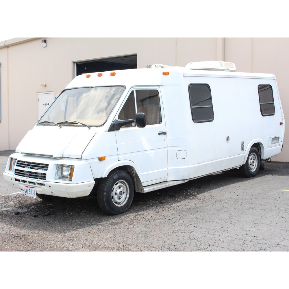 1986 Winnebago LeSharo Camper