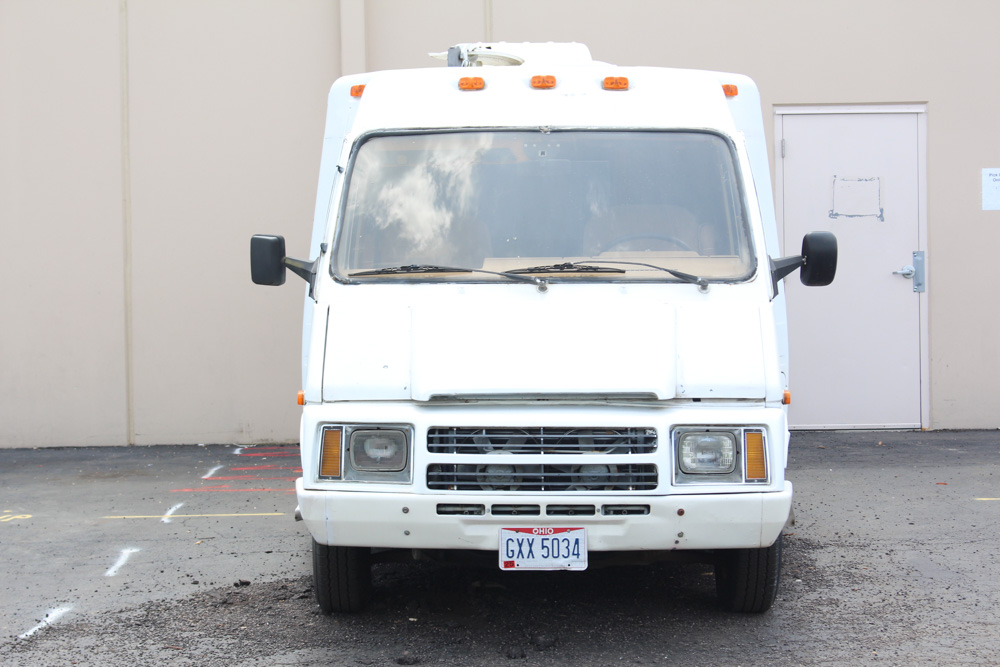 1986 Winnebago LeSharo Camper