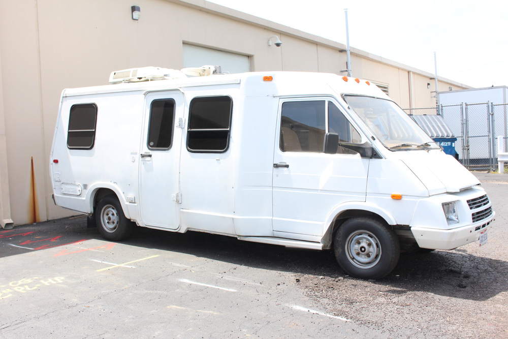 1986 Winnebago LeSharo Camper