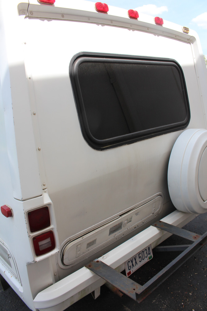 1986 Winnebago LeSharo Camper