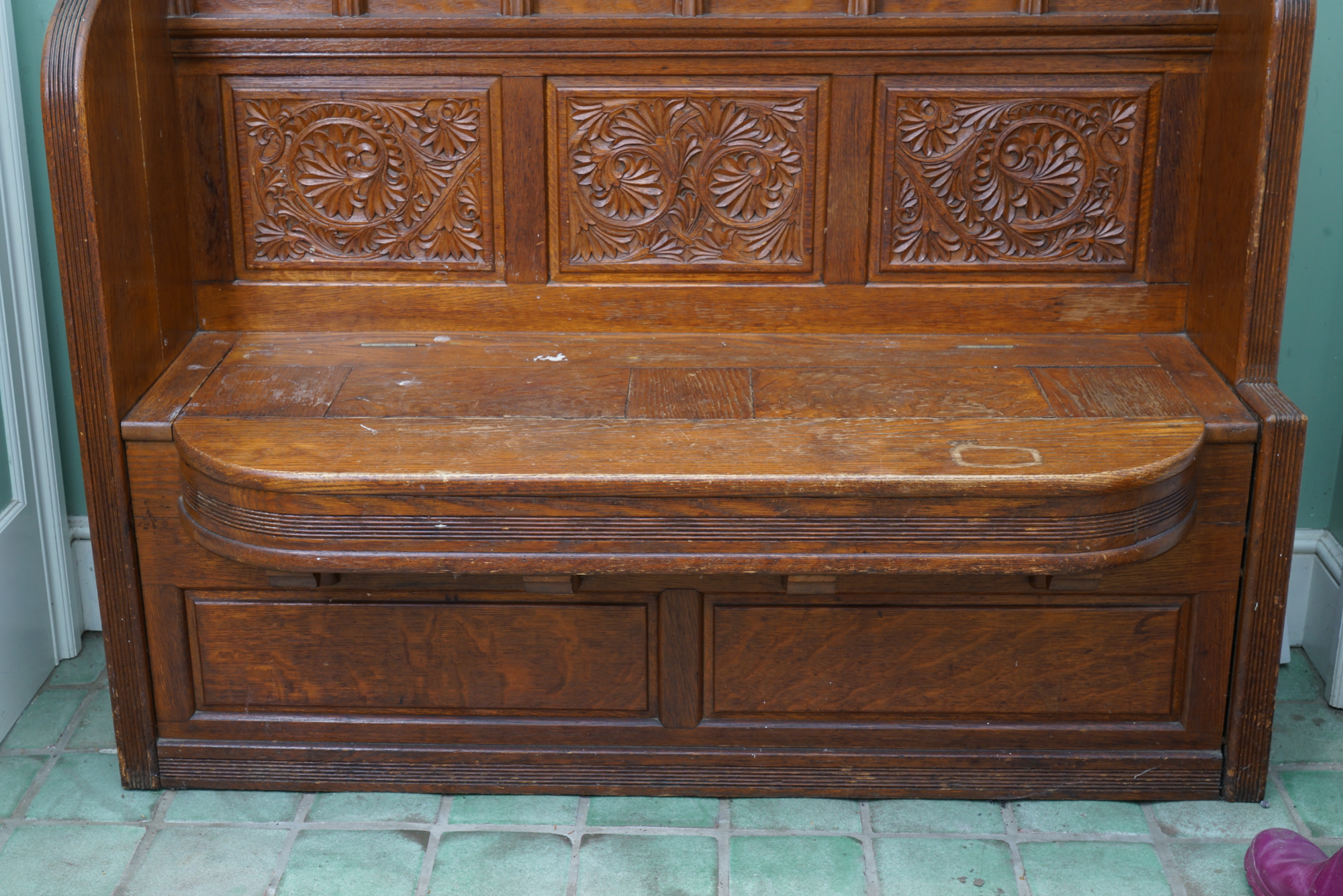 Antique Arts & Crafts Carved Oak Entryway Bench