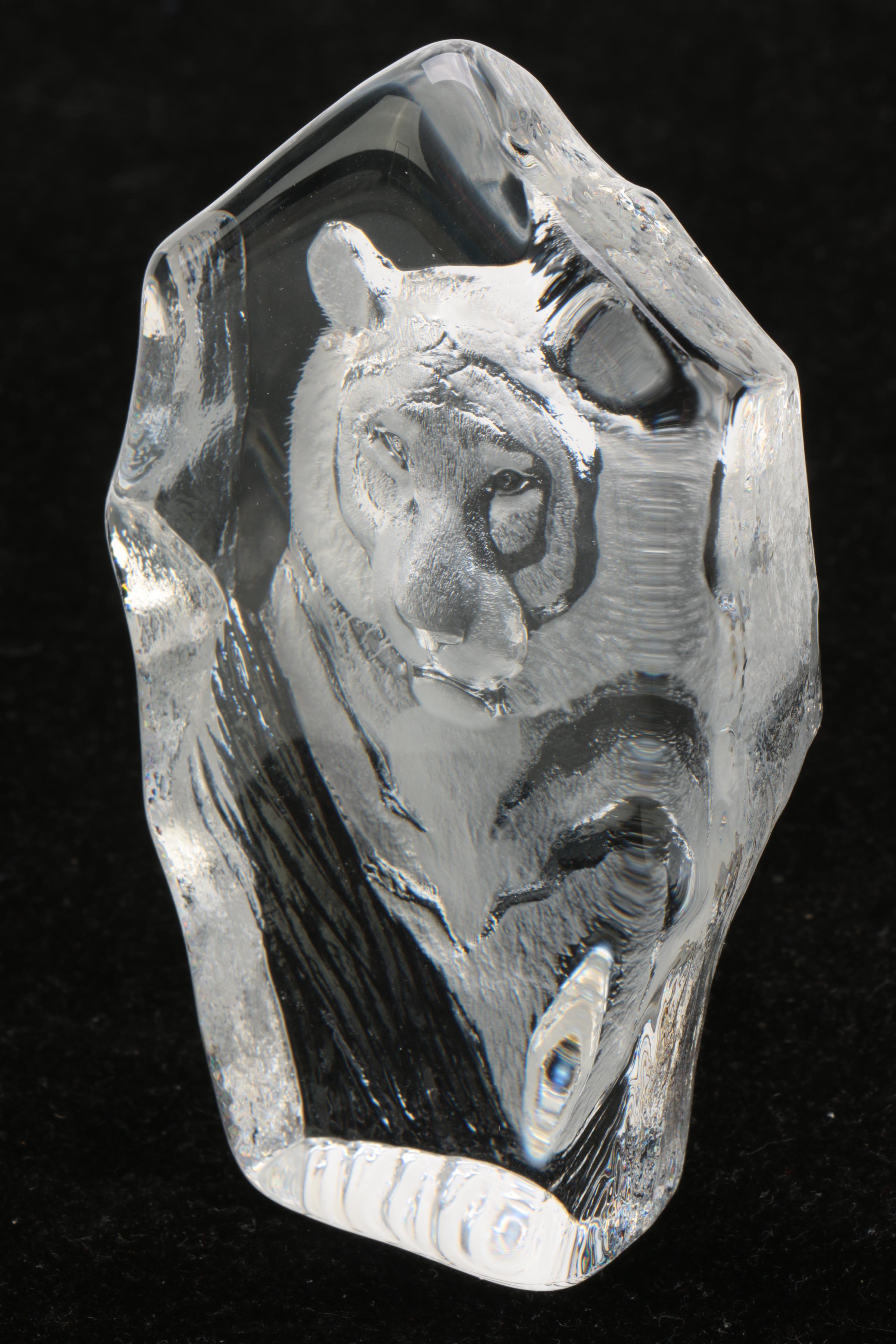 Mats Jonasson Tiger and House Cat Frosted Crystal Paperweights